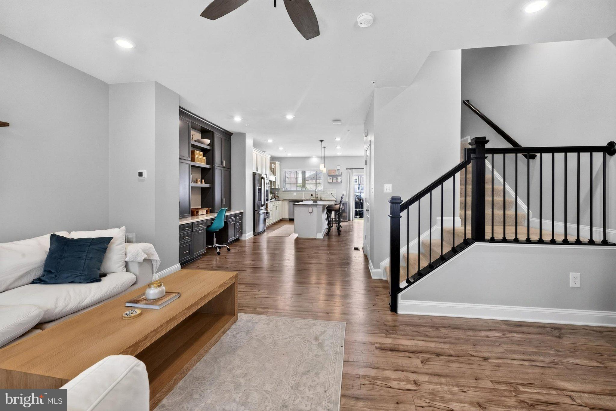 OXFORD SQUARE - Residential