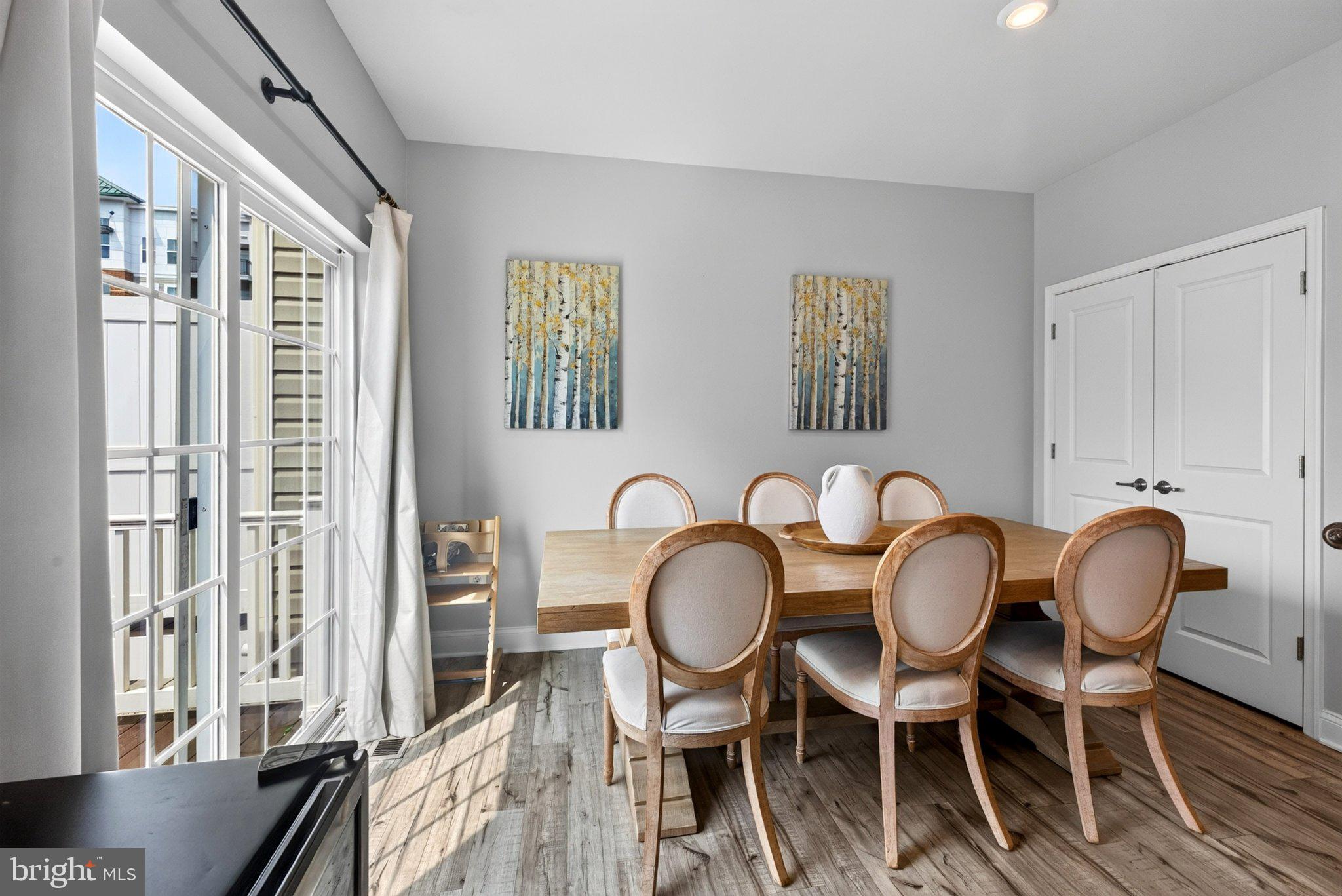 OXFORD SQUARE - Residential