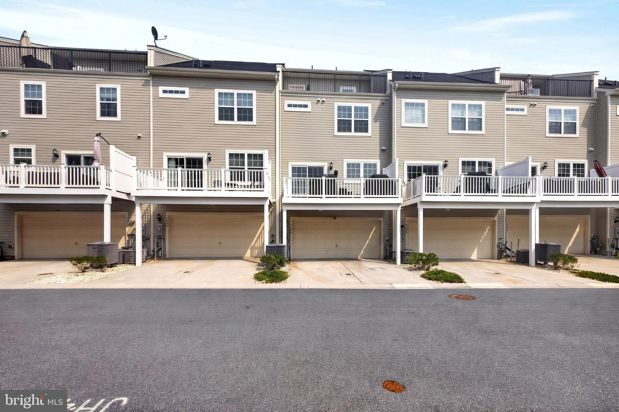 OXFORD SQUARE - Residential