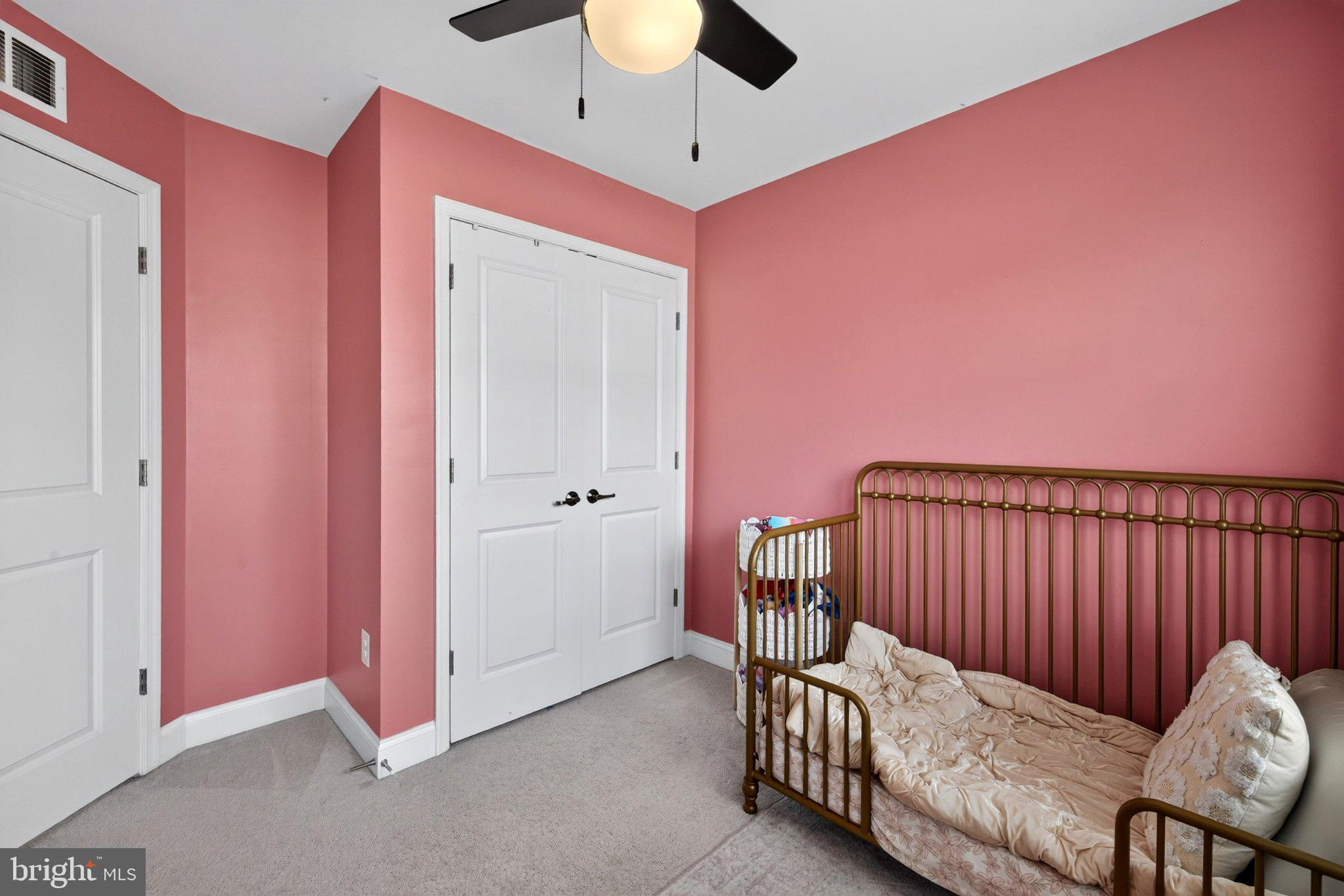 OXFORD SQUARE - Residential