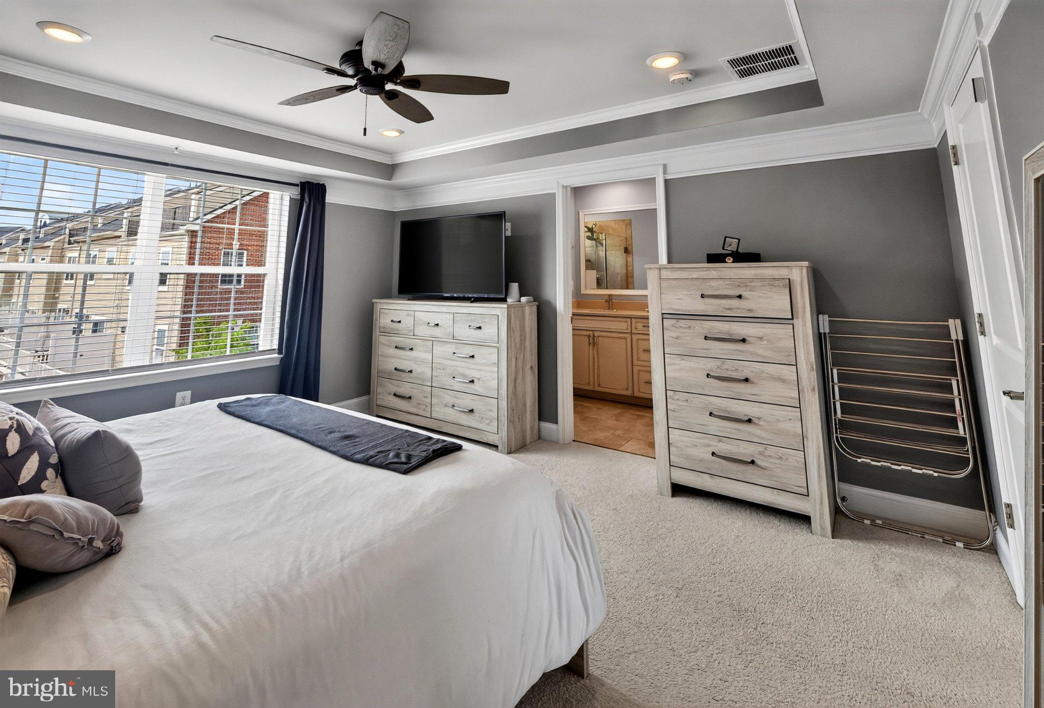 OXFORD SQUARE - Residential
