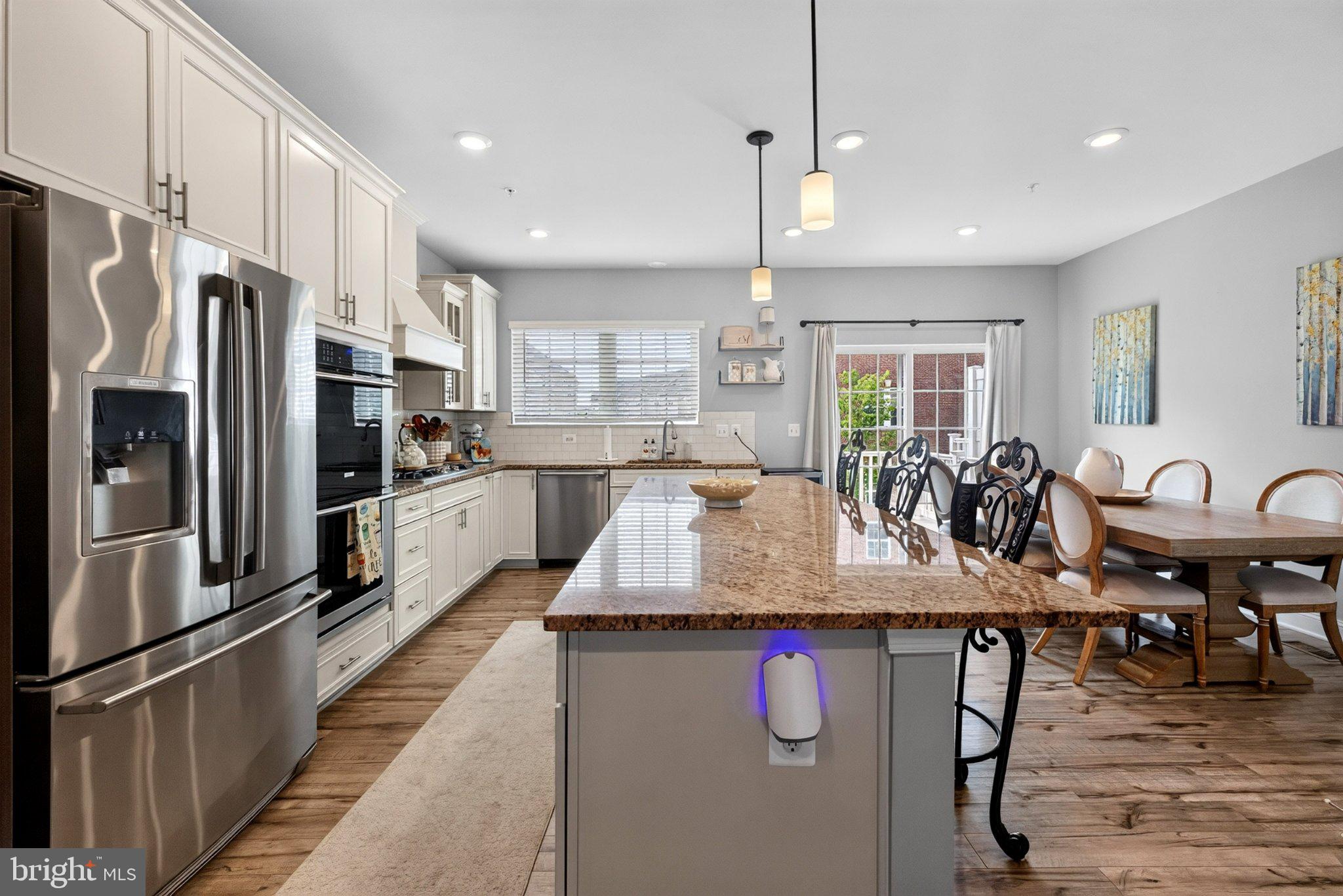 OXFORD SQUARE - Residential