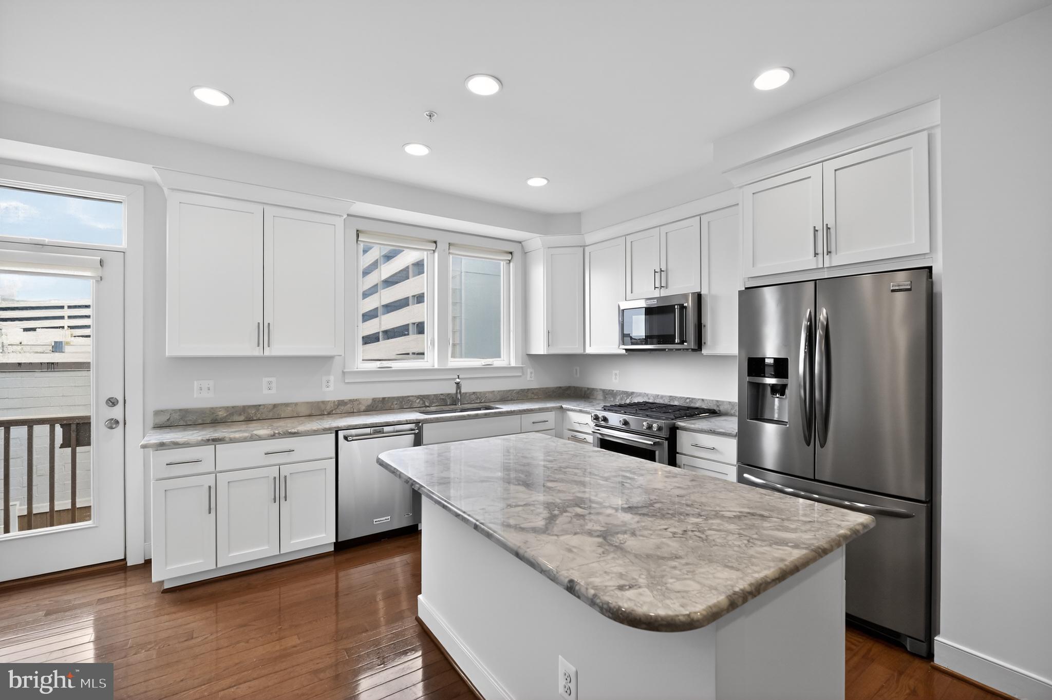 MOSAIC AT MERRIFIELD - Residential