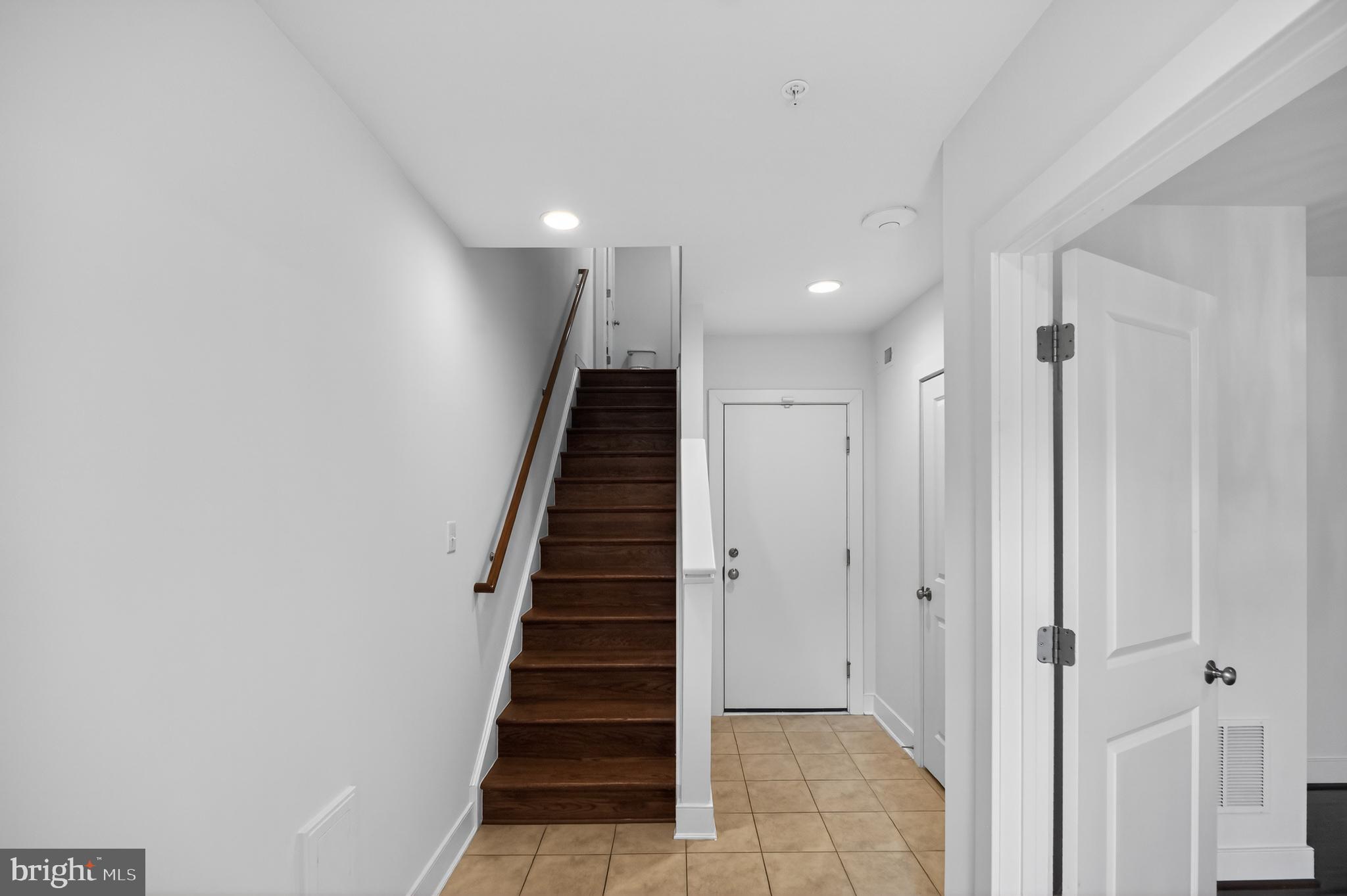 MOSAIC AT MERRIFIELD - Residential