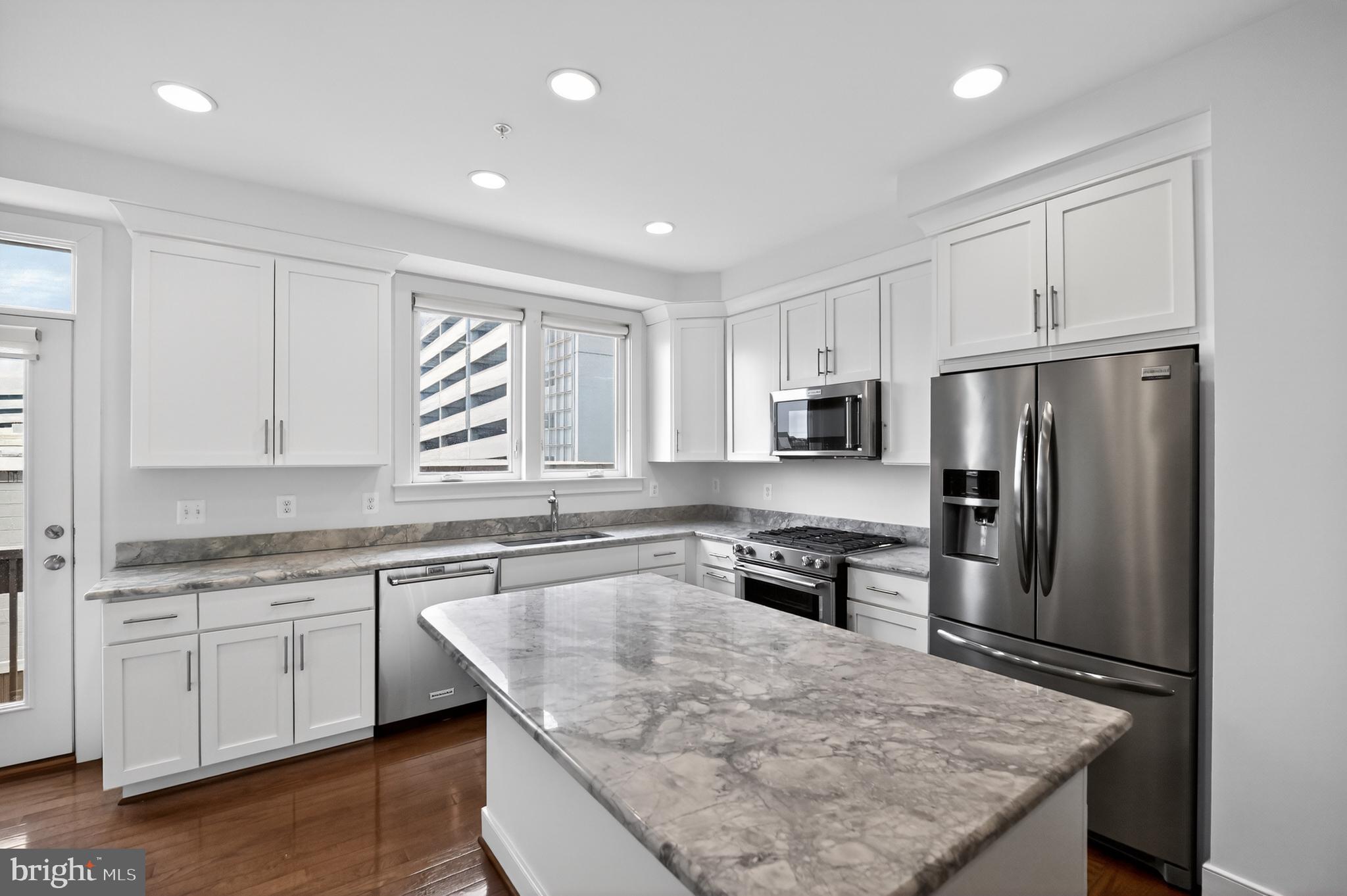 MOSAIC AT MERRIFIELD - Residential