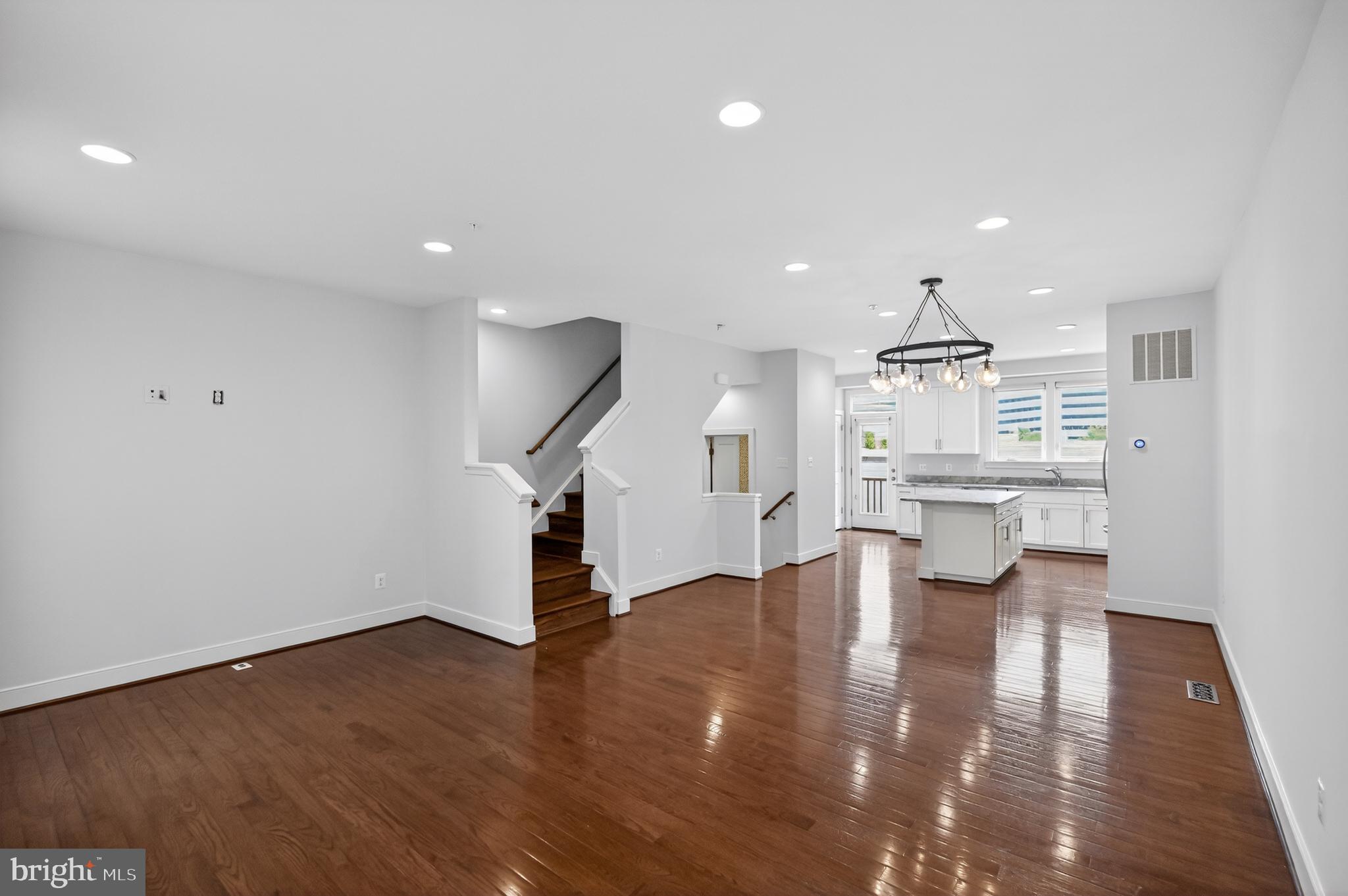 MOSAIC AT MERRIFIELD - Residential