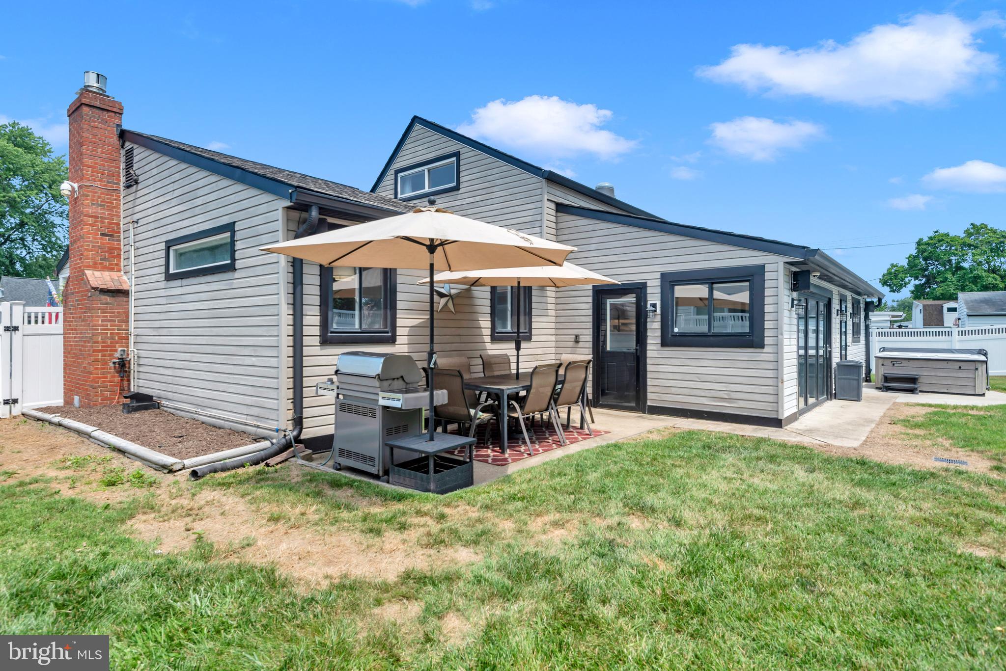 PINE GROVE HOMES - Residential