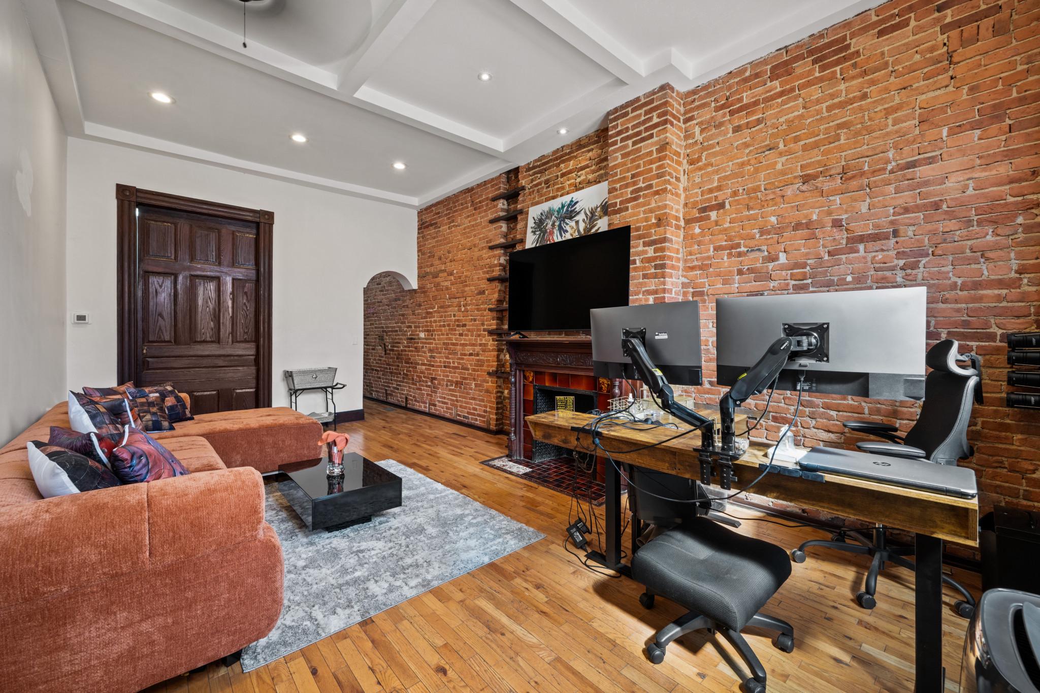 RESERVOIR HILL - Residential