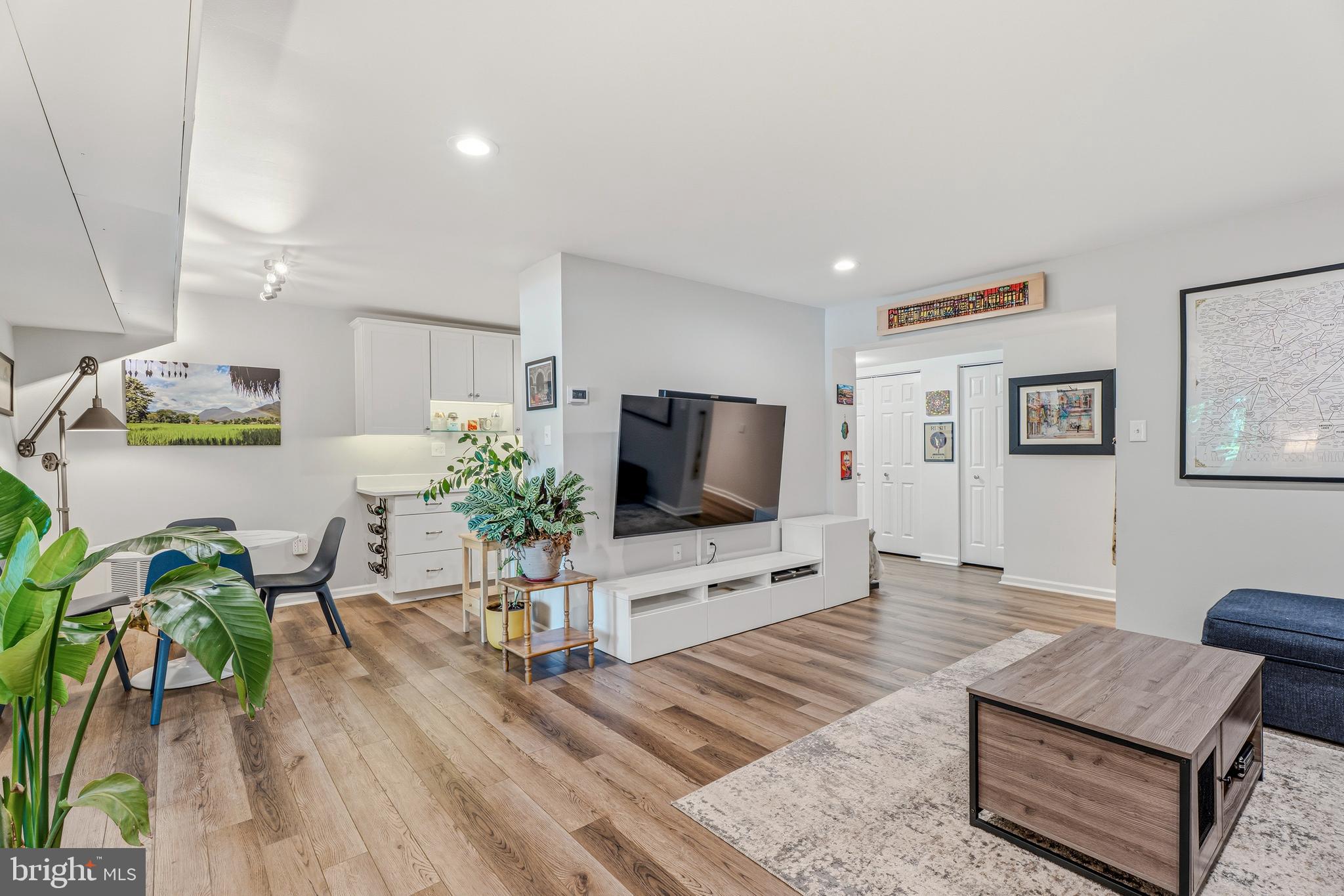 PIKESVILLE - Residential