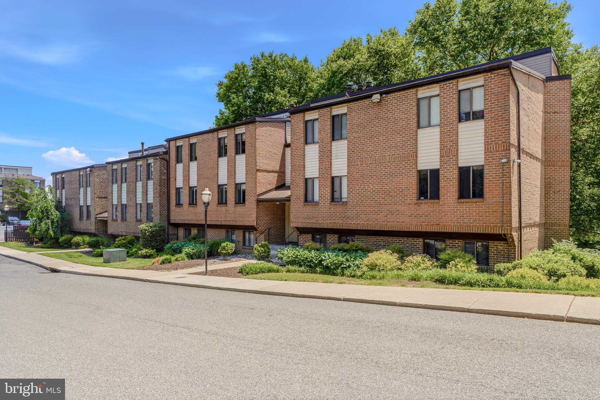PIKESVILLE - Residential