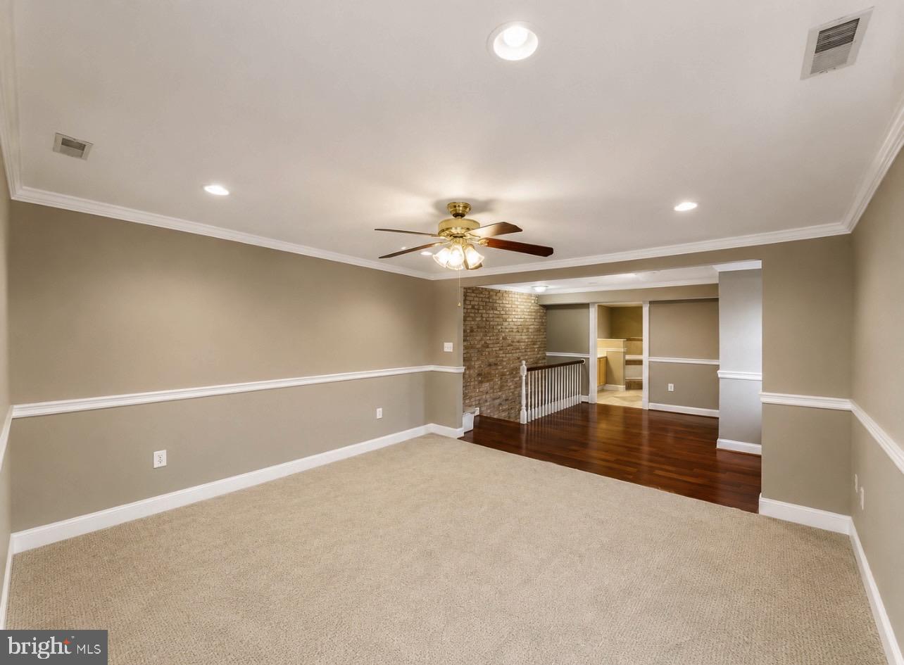 WASHINGTON HILL - Residential