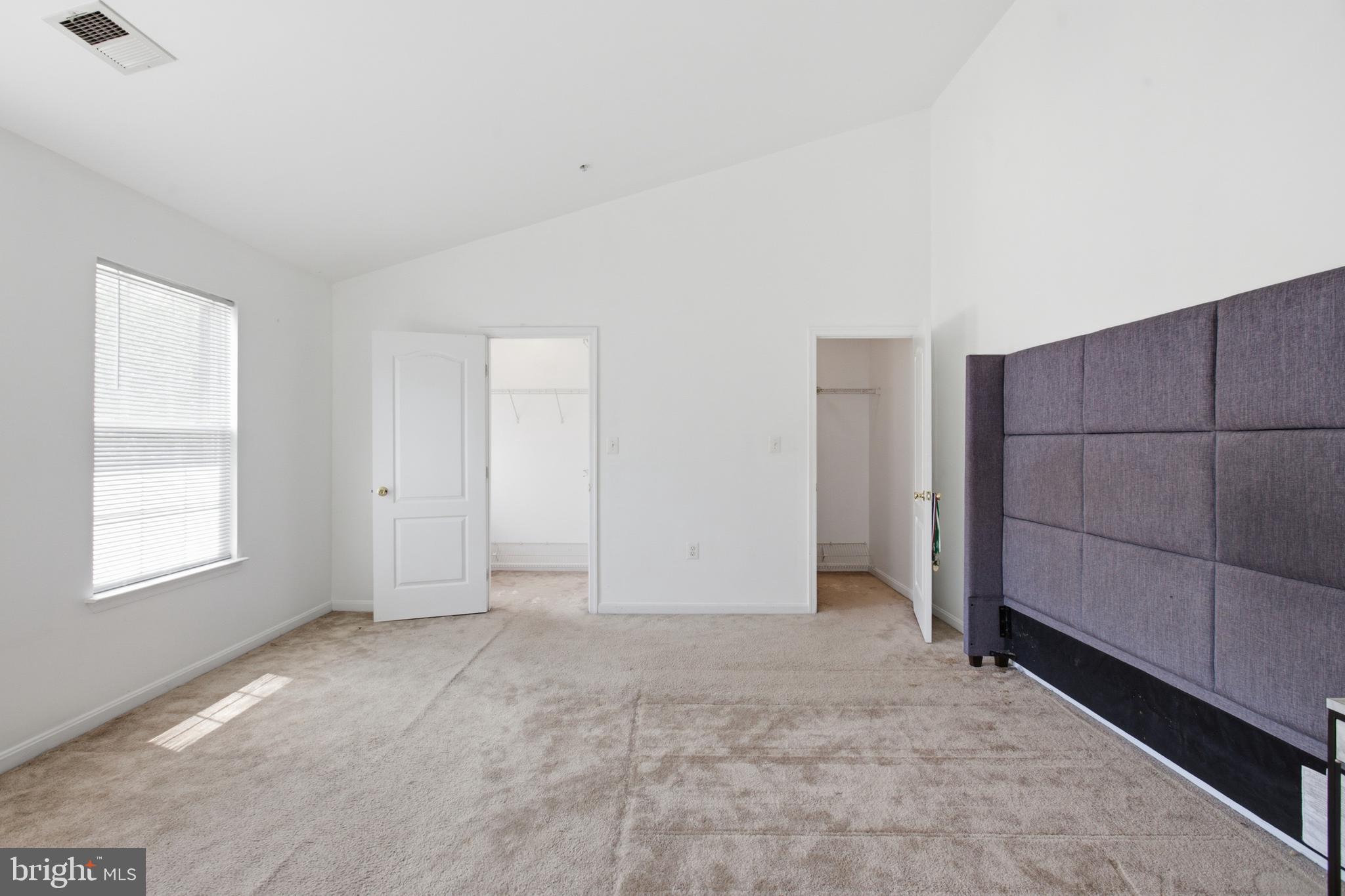 LINWOOD KNOLLS - Residential