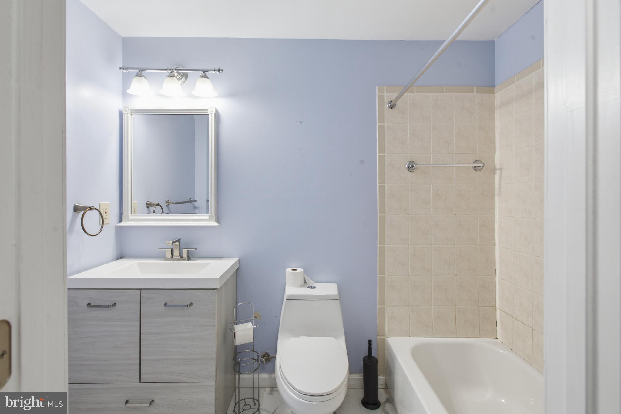 LINWOOD KNOLLS - Residential