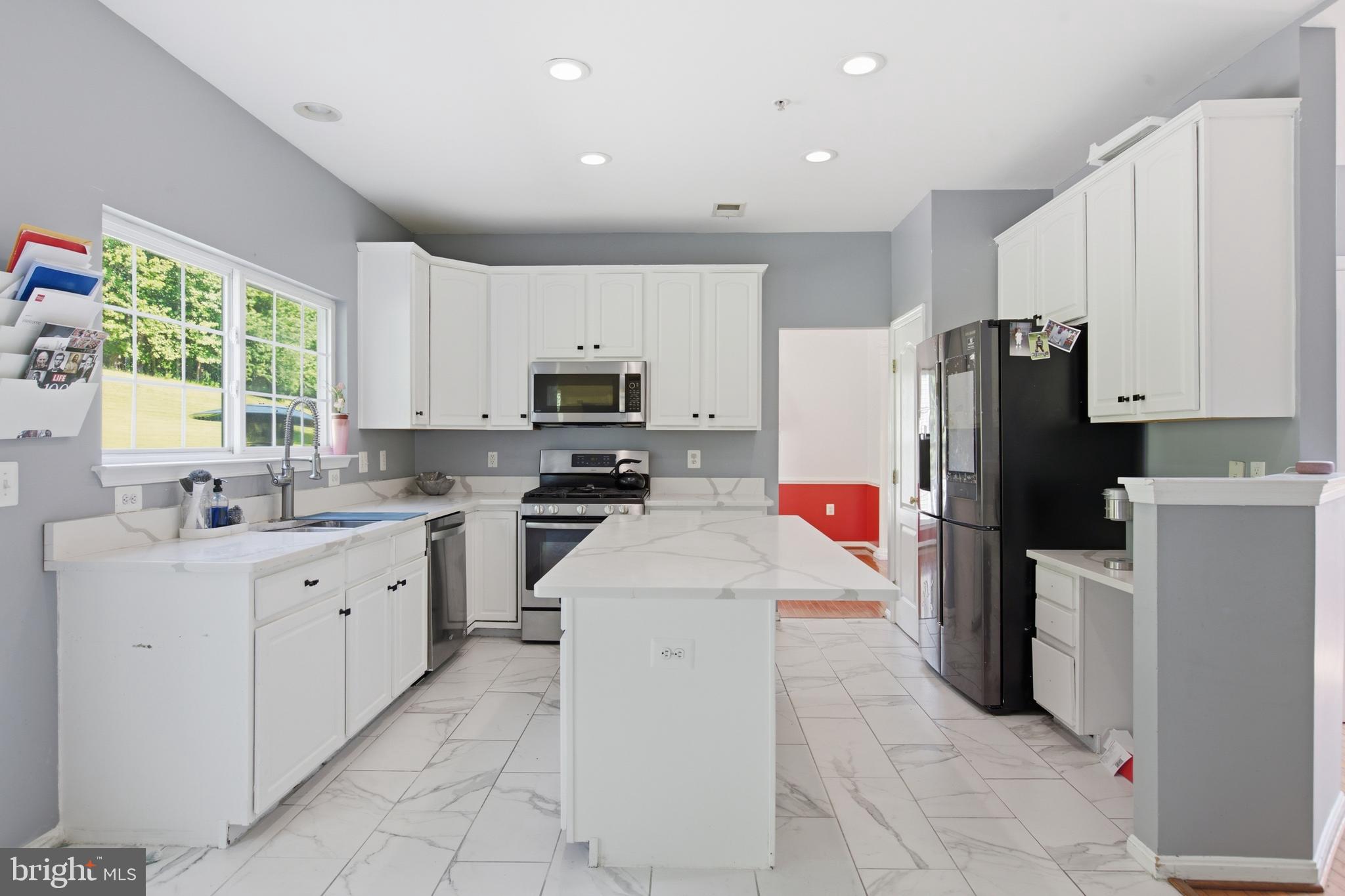 LINWOOD KNOLLS - Residential