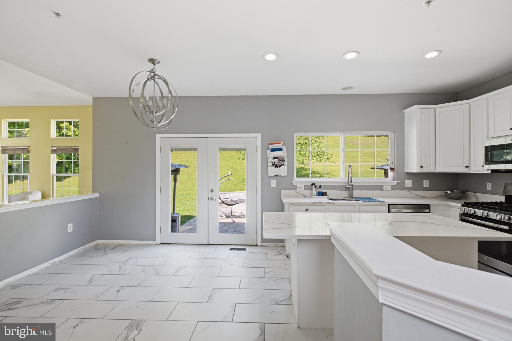 LINWOOD KNOLLS - Residential