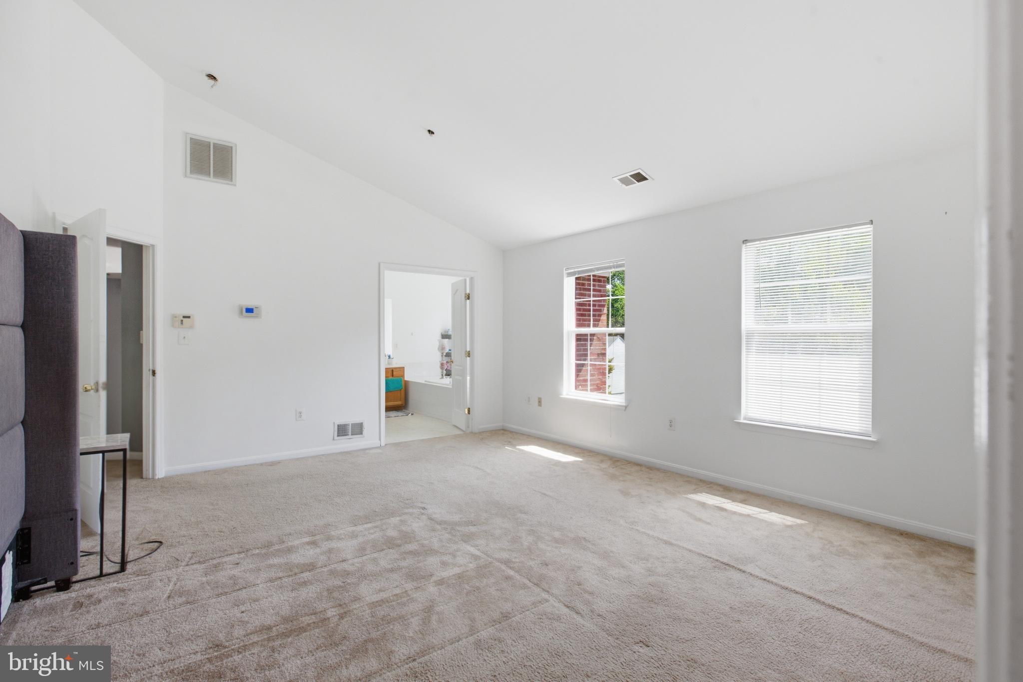 LINWOOD KNOLLS - Residential