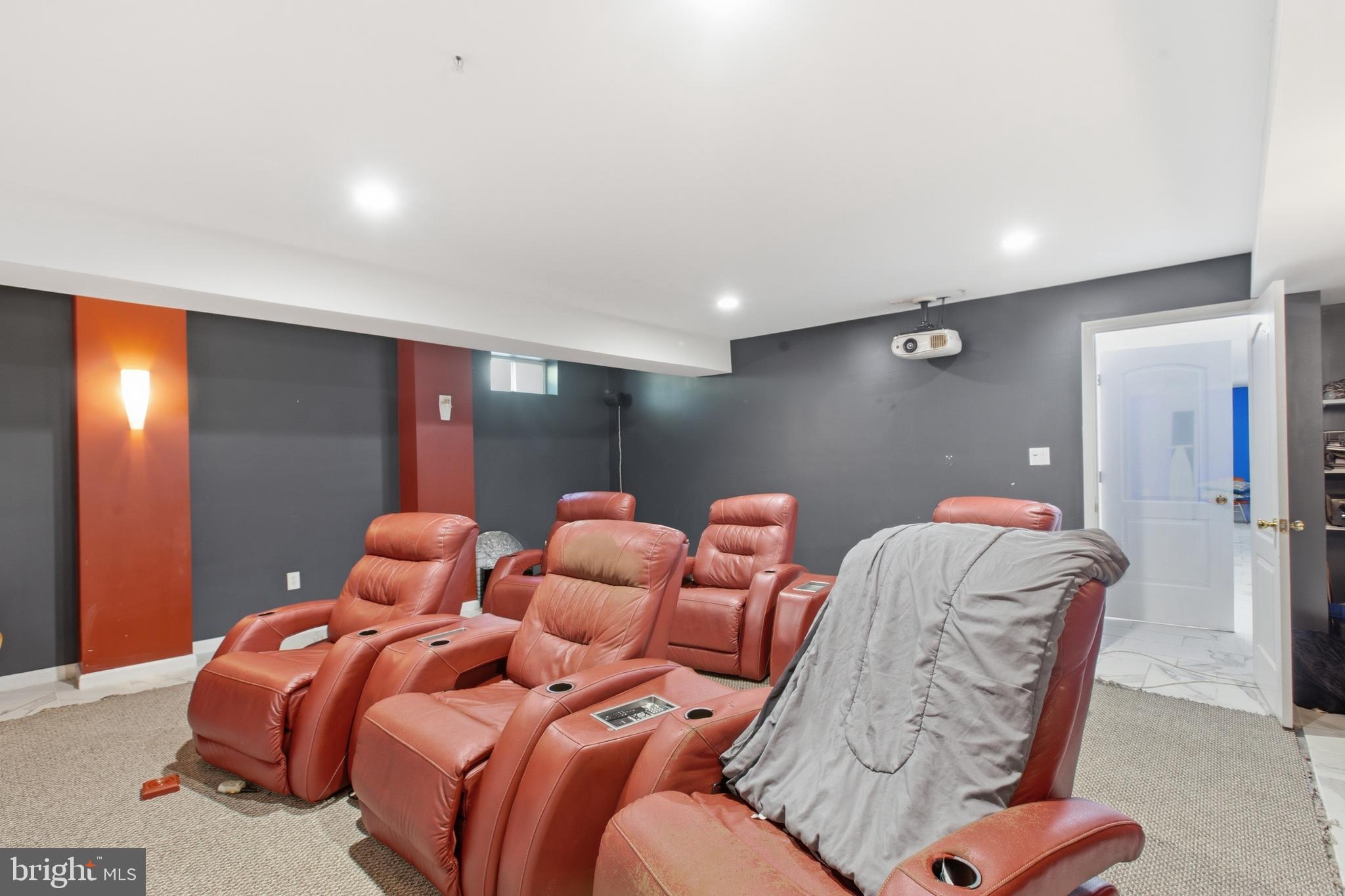 LINWOOD KNOLLS - Residential
