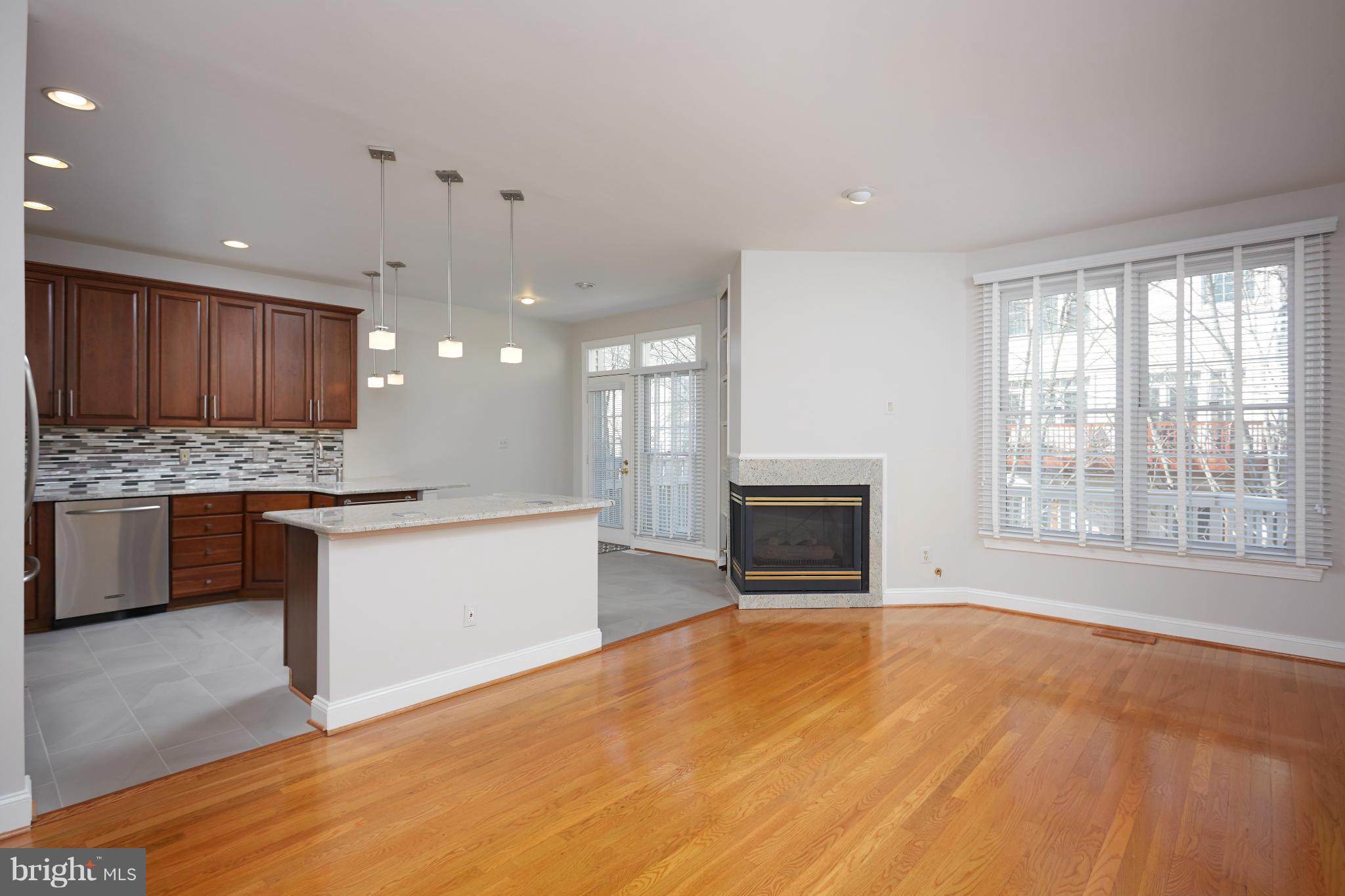 VIRGINIA CENTER - Residential