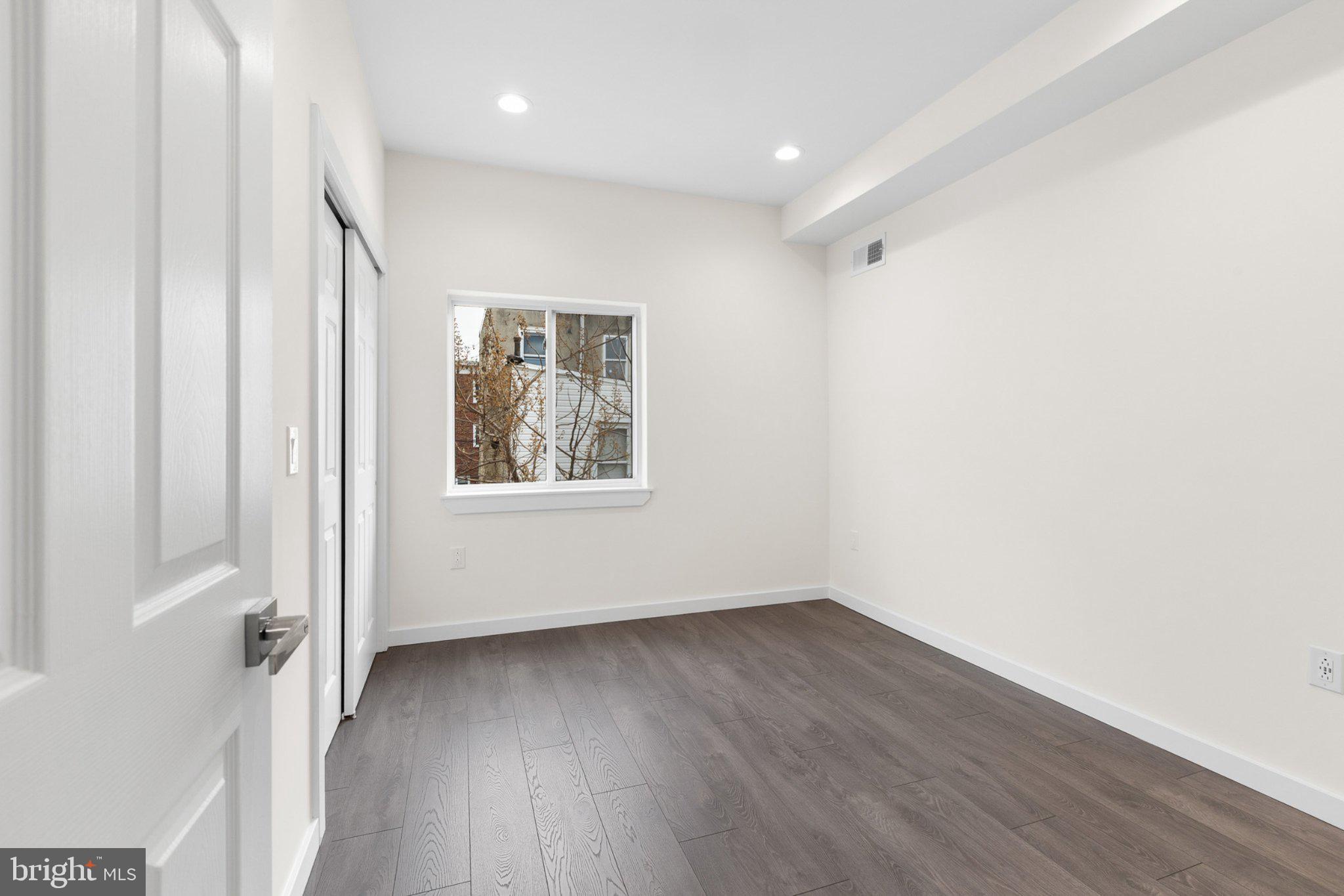 NORRIS SQUARE - Residential