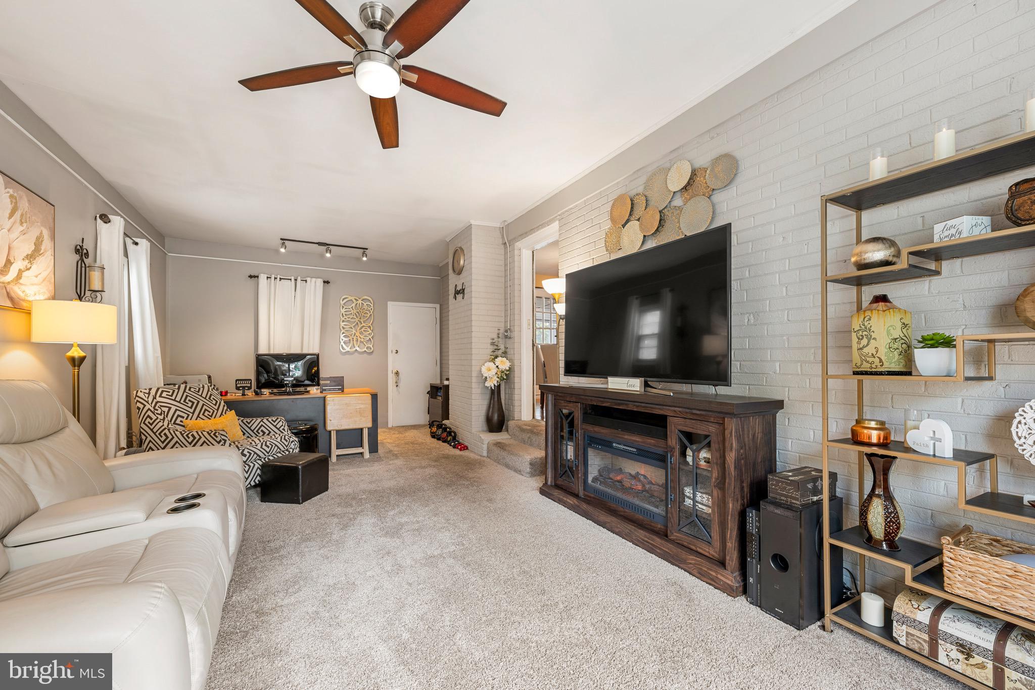 BROOKE JANE MANOR - Residential