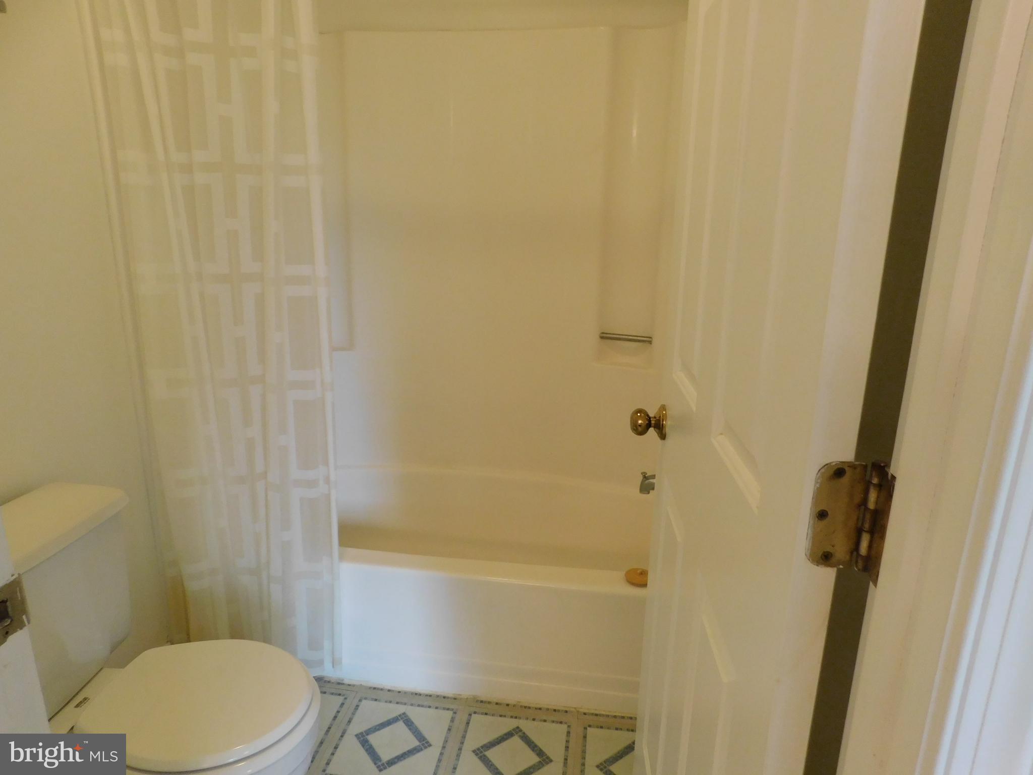 ALBIN VILLAGE - Residential Lease
