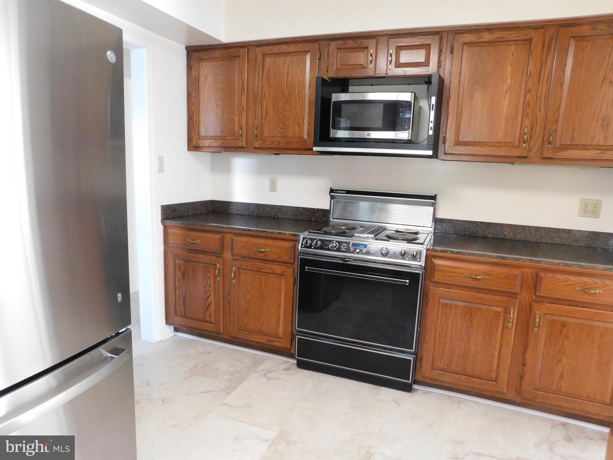 ALBIN VILLAGE - Residential Lease