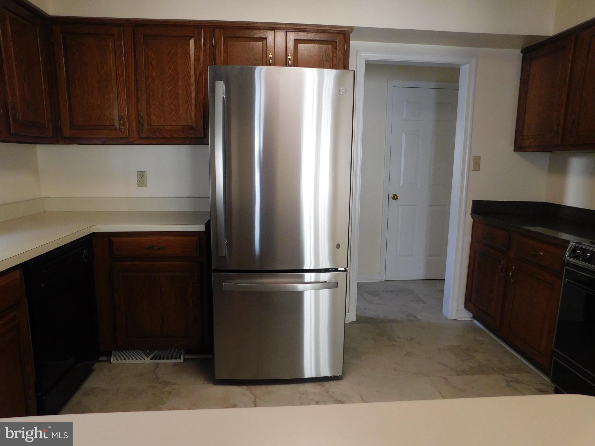ALBIN VILLAGE - Residential Lease