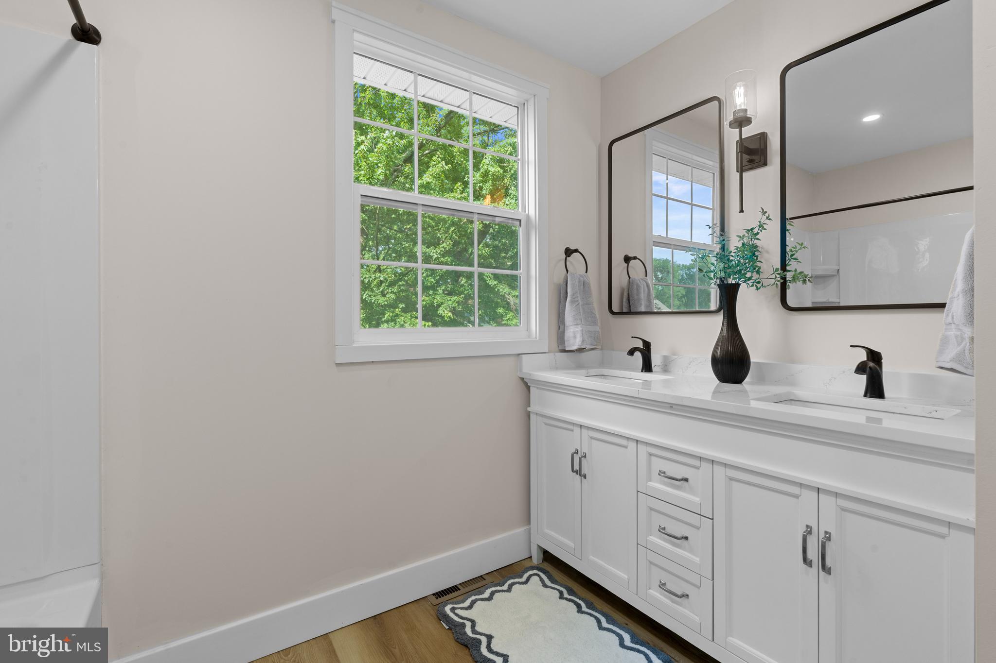 HIDDEN MDWS - Residential