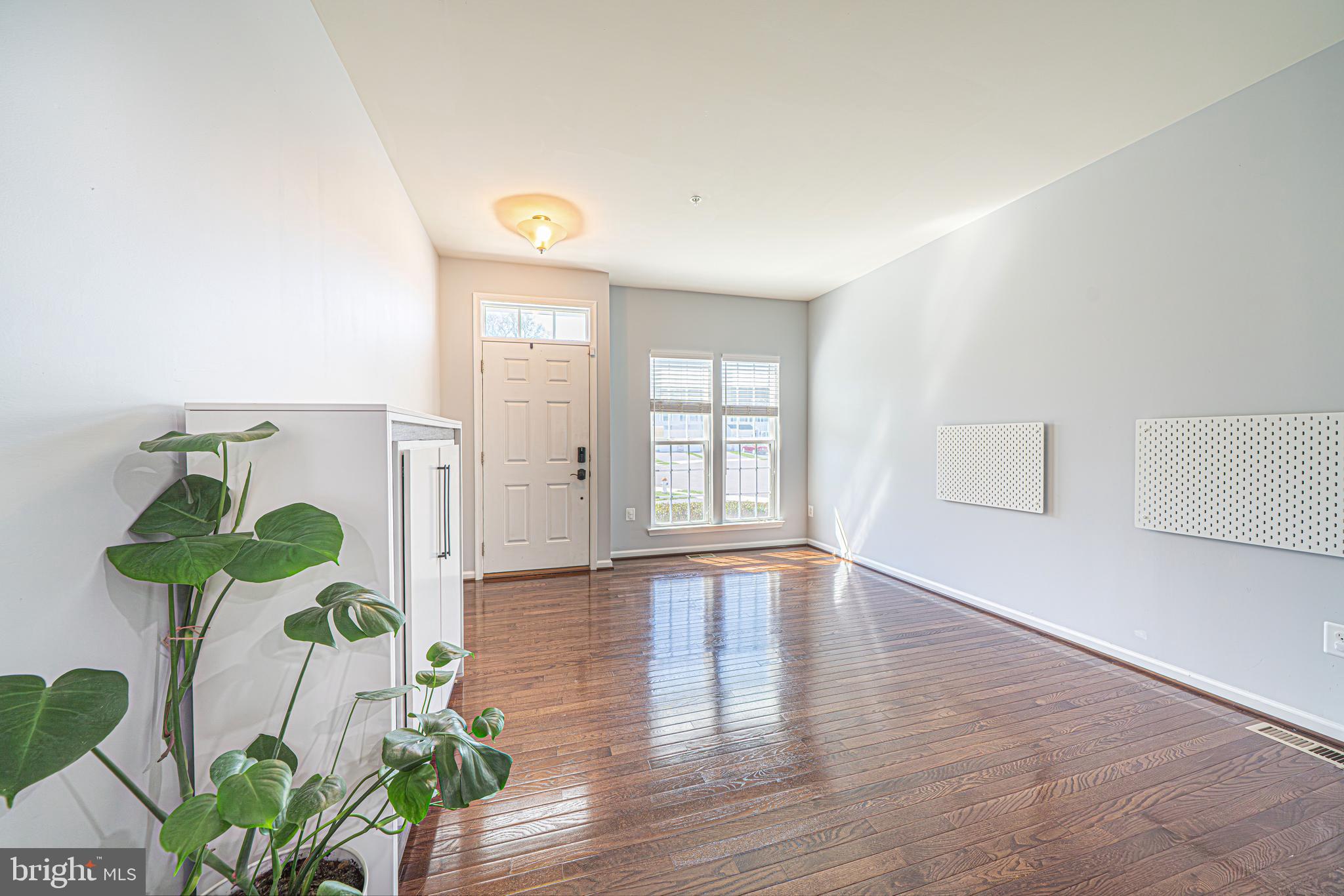 WALNUT CREEK AT MONT - Residential