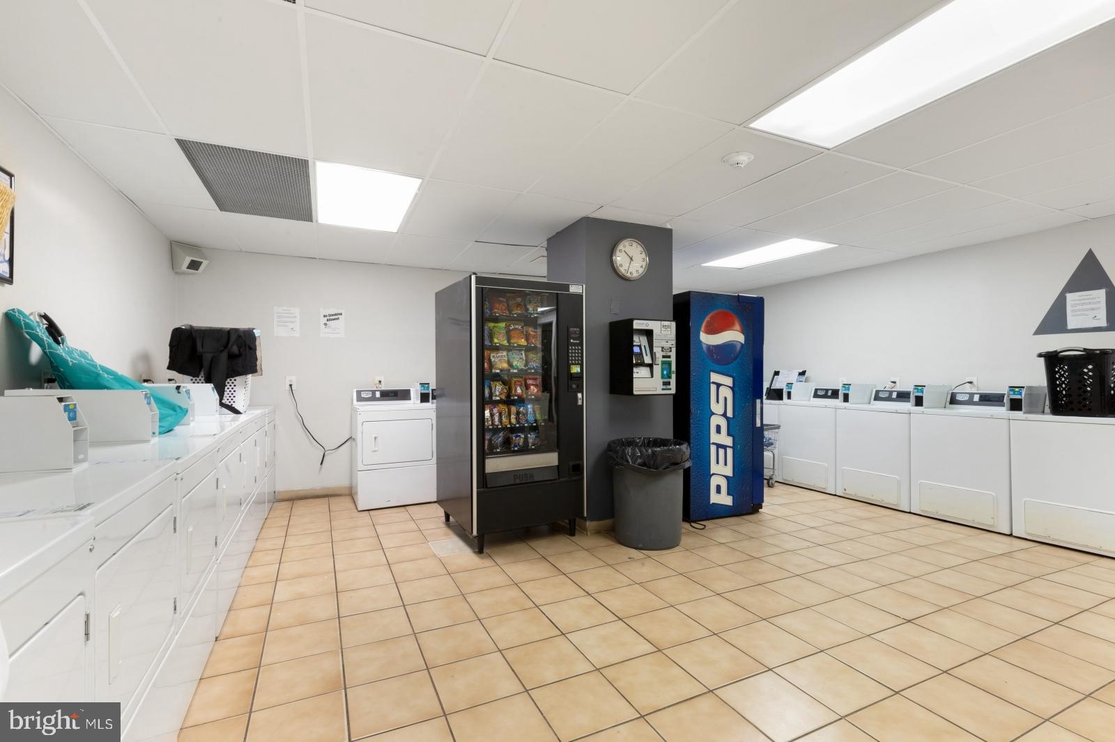 AVENUE OF THE ARTS - Residential Lease