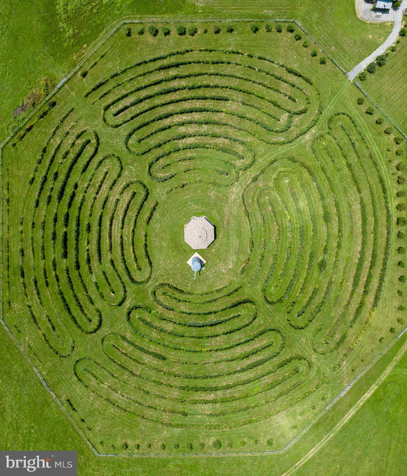 UNKNOWN - Farm