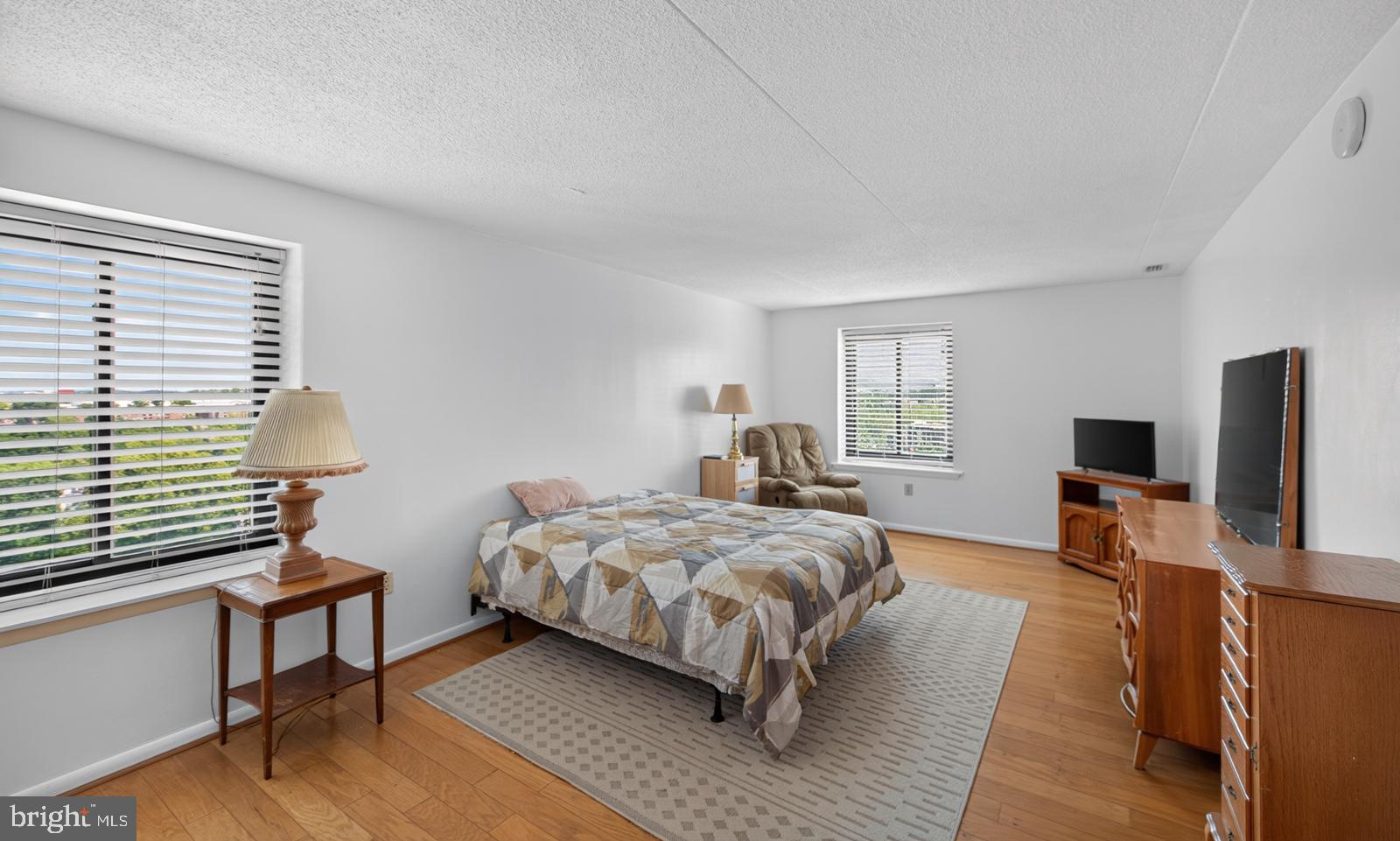 VALLEY FORGE TOWER - Residential