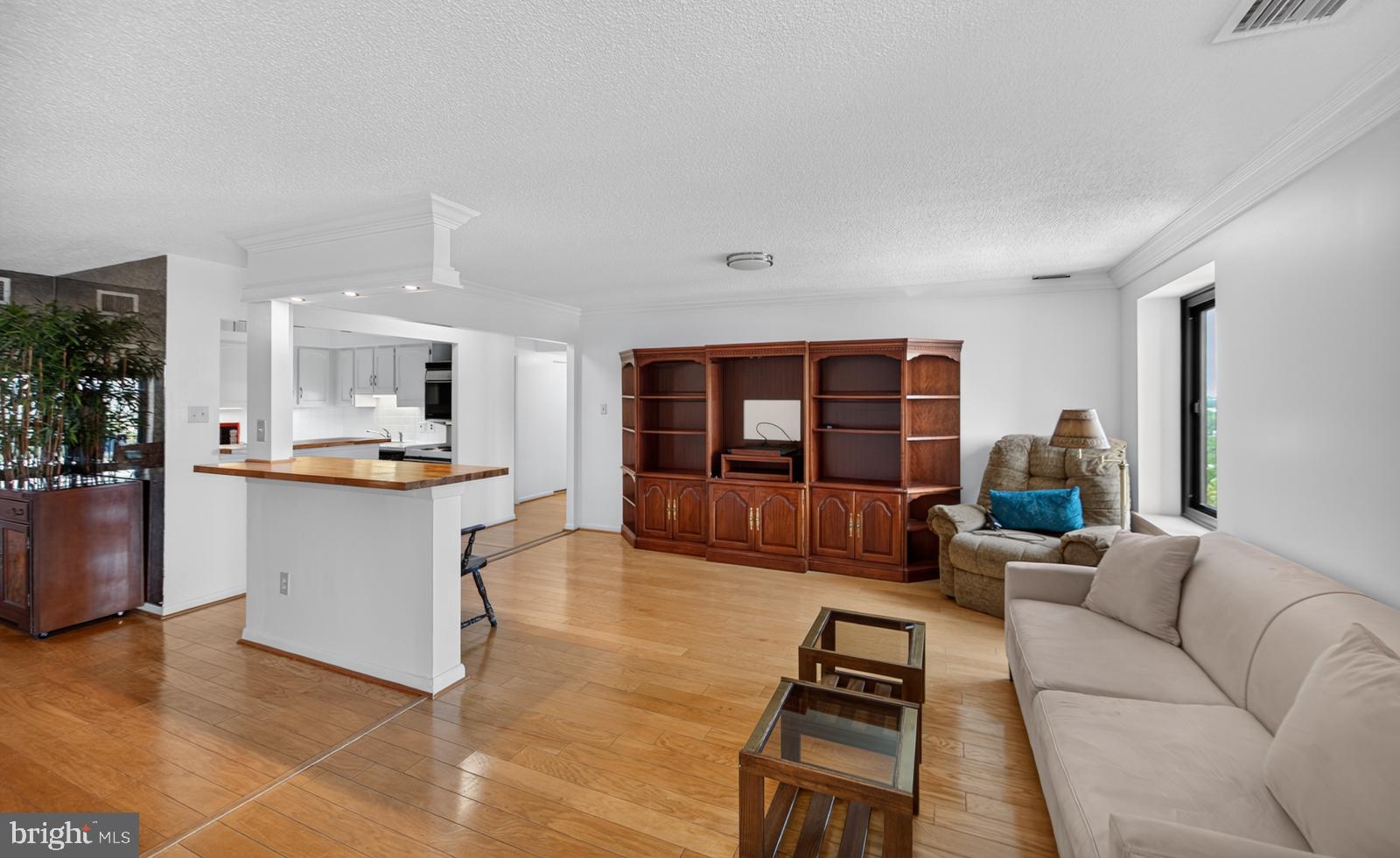VALLEY FORGE TOWER - Residential