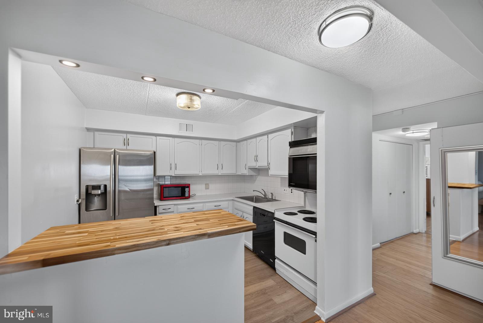 VALLEY FORGE TOWER - Residential