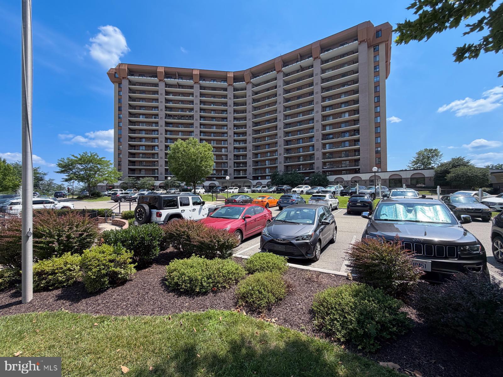 VALLEY FORGE TOWER - Residential