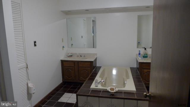 GRAND MANOR - Residential