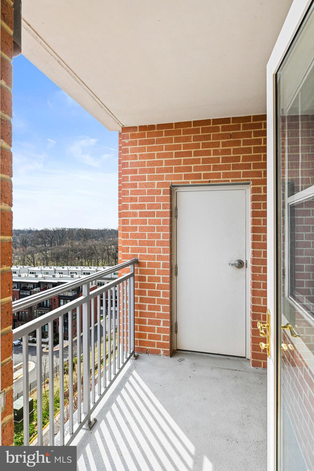 THE MERCER AT RESTON SQUARE - Residential