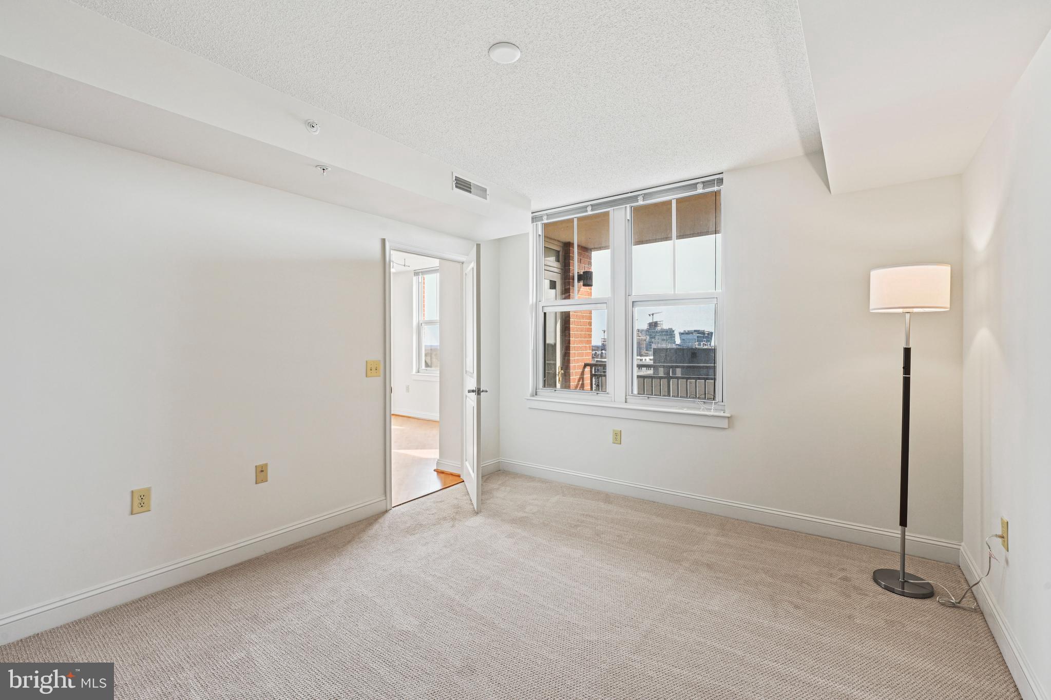 THE MERCER AT RESTON SQUARE - Residential