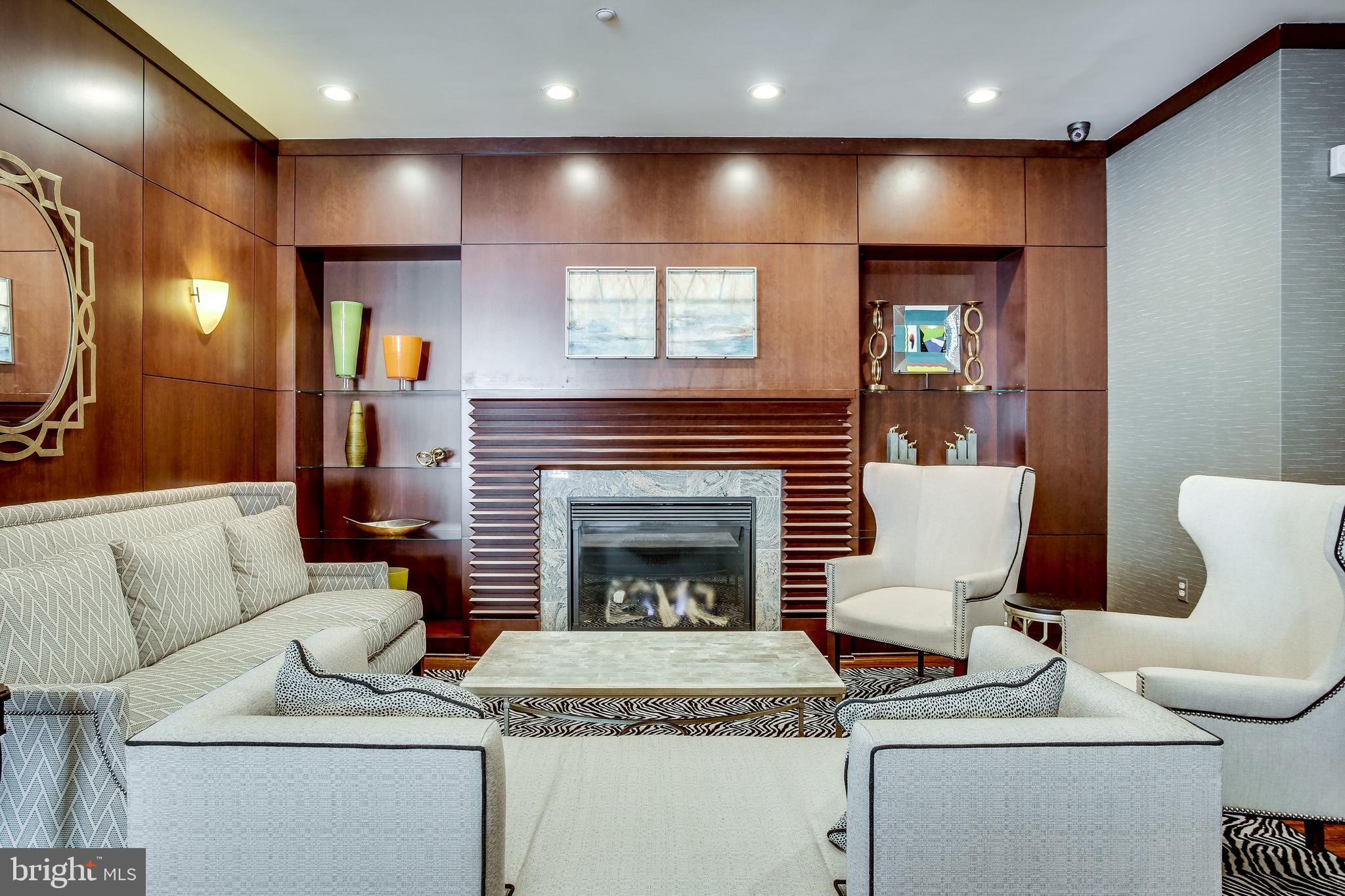 THE MERCER AT RESTON SQUARE - Residential