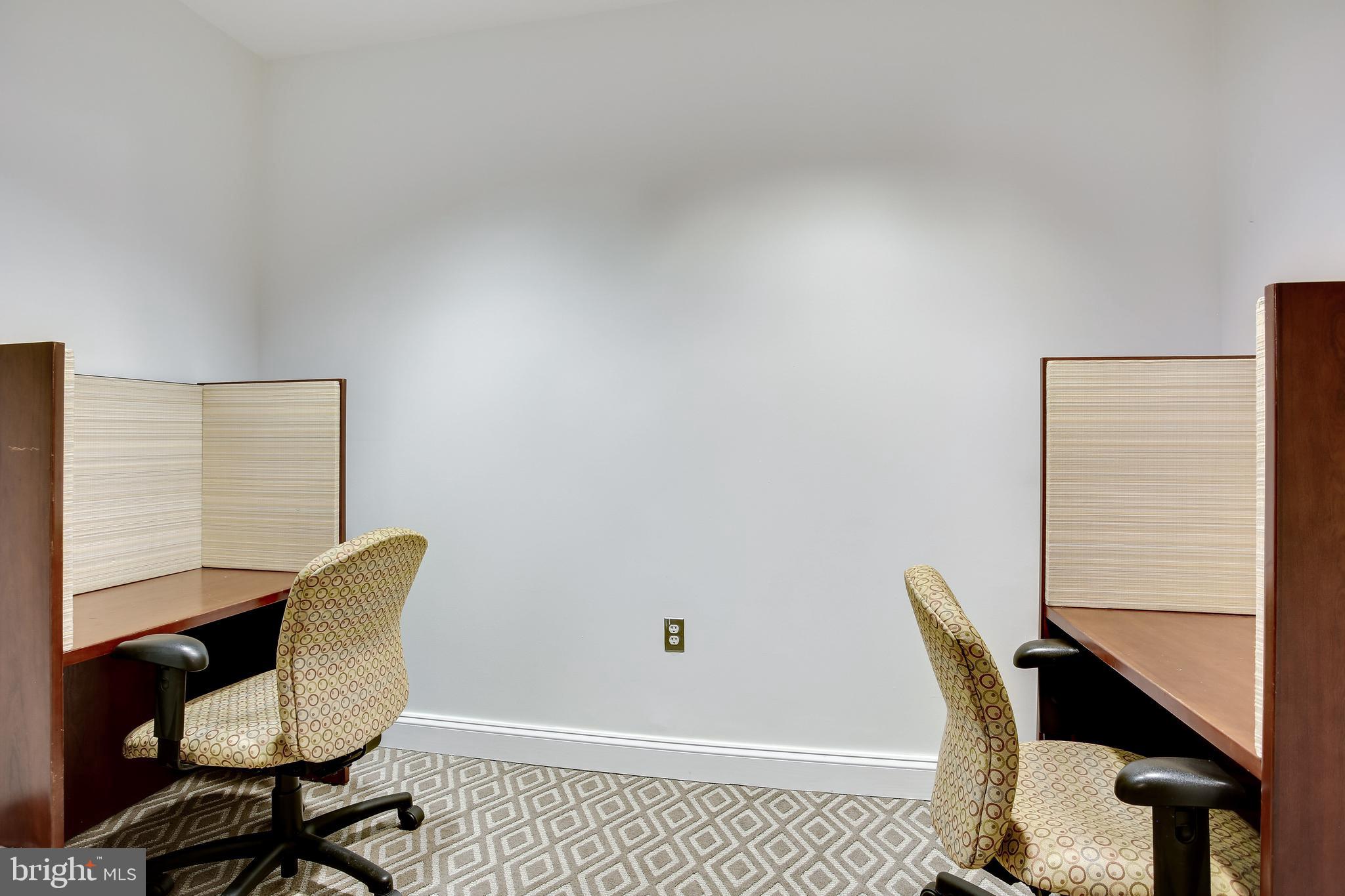 THE MERCER AT RESTON SQUARE - Residential
