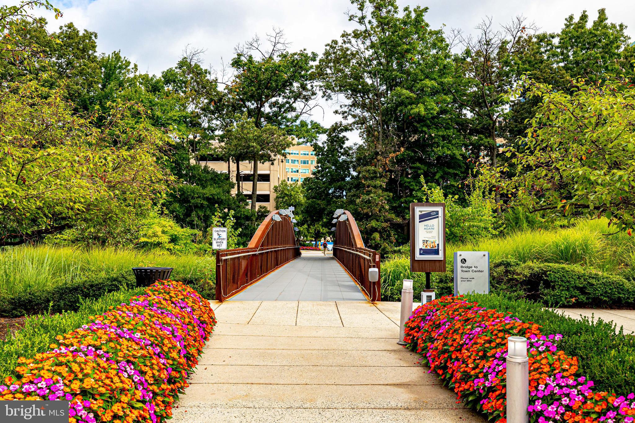 THE MERCER AT RESTON SQUARE - Residential