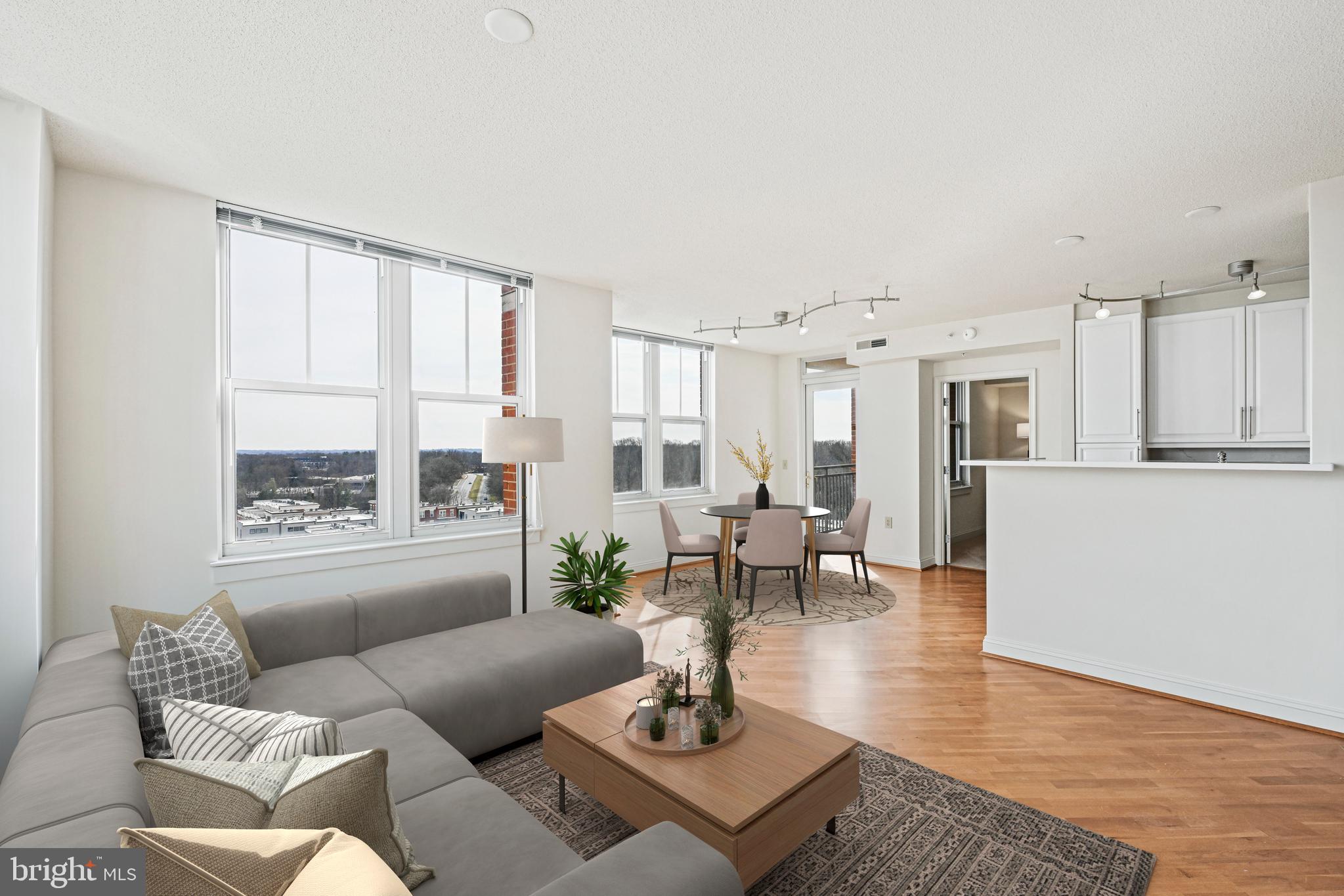 THE MERCER AT RESTON SQUARE - Residential