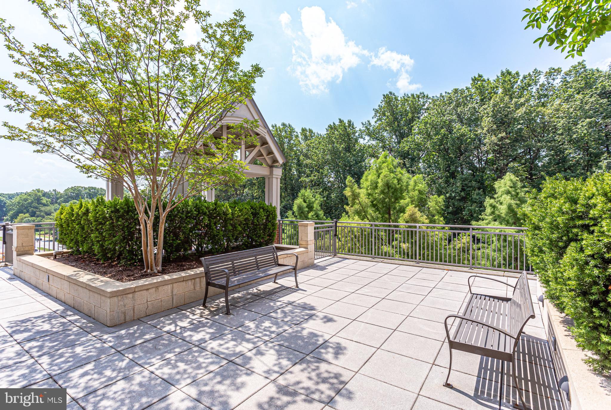 THE MERCER AT RESTON SQUARE - Residential