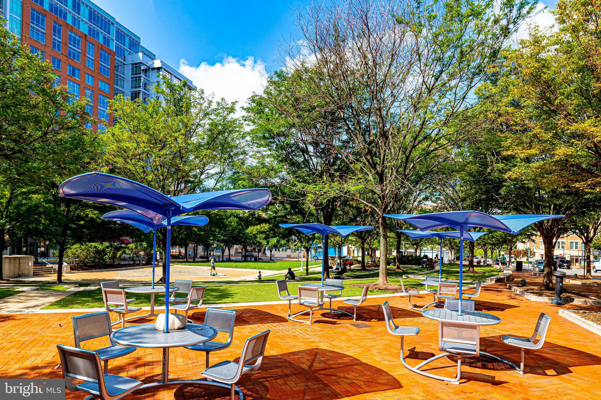 THE MERCER AT RESTON SQUARE - Residential