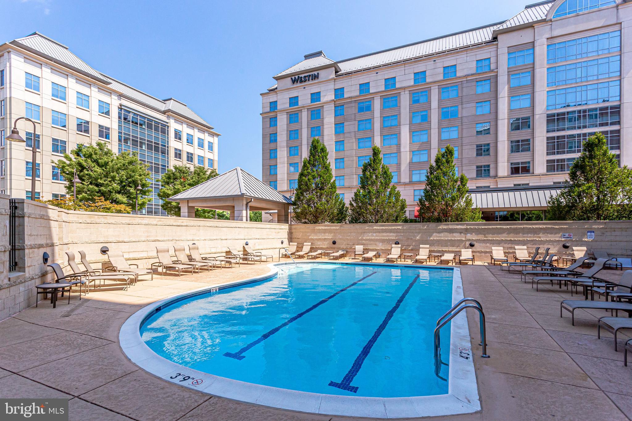 THE MERCER AT RESTON SQUARE - Residential