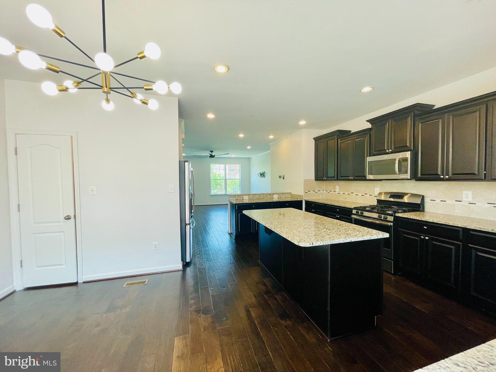 OXFORD SQUARE - Residential