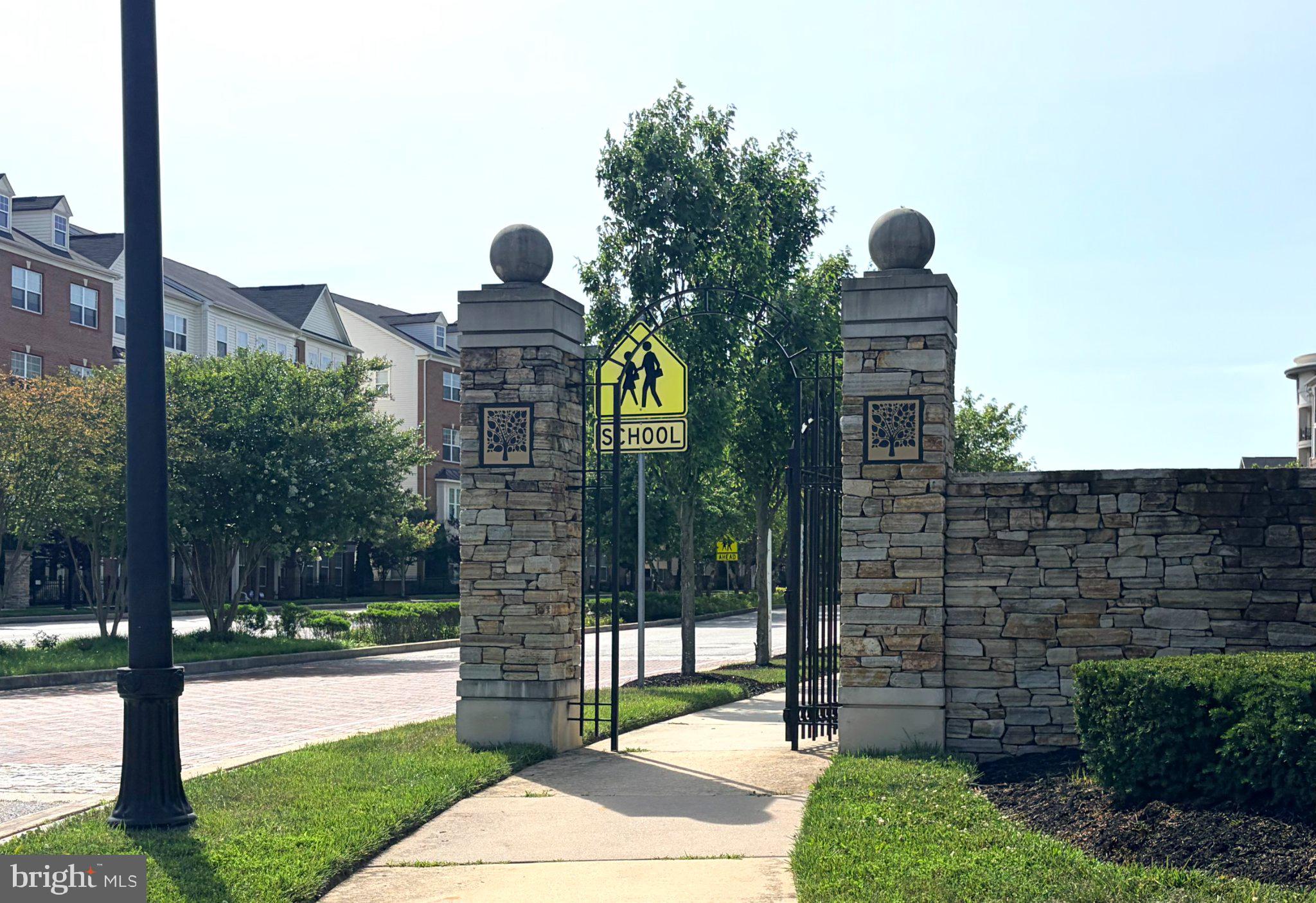 OXFORD SQUARE - Residential