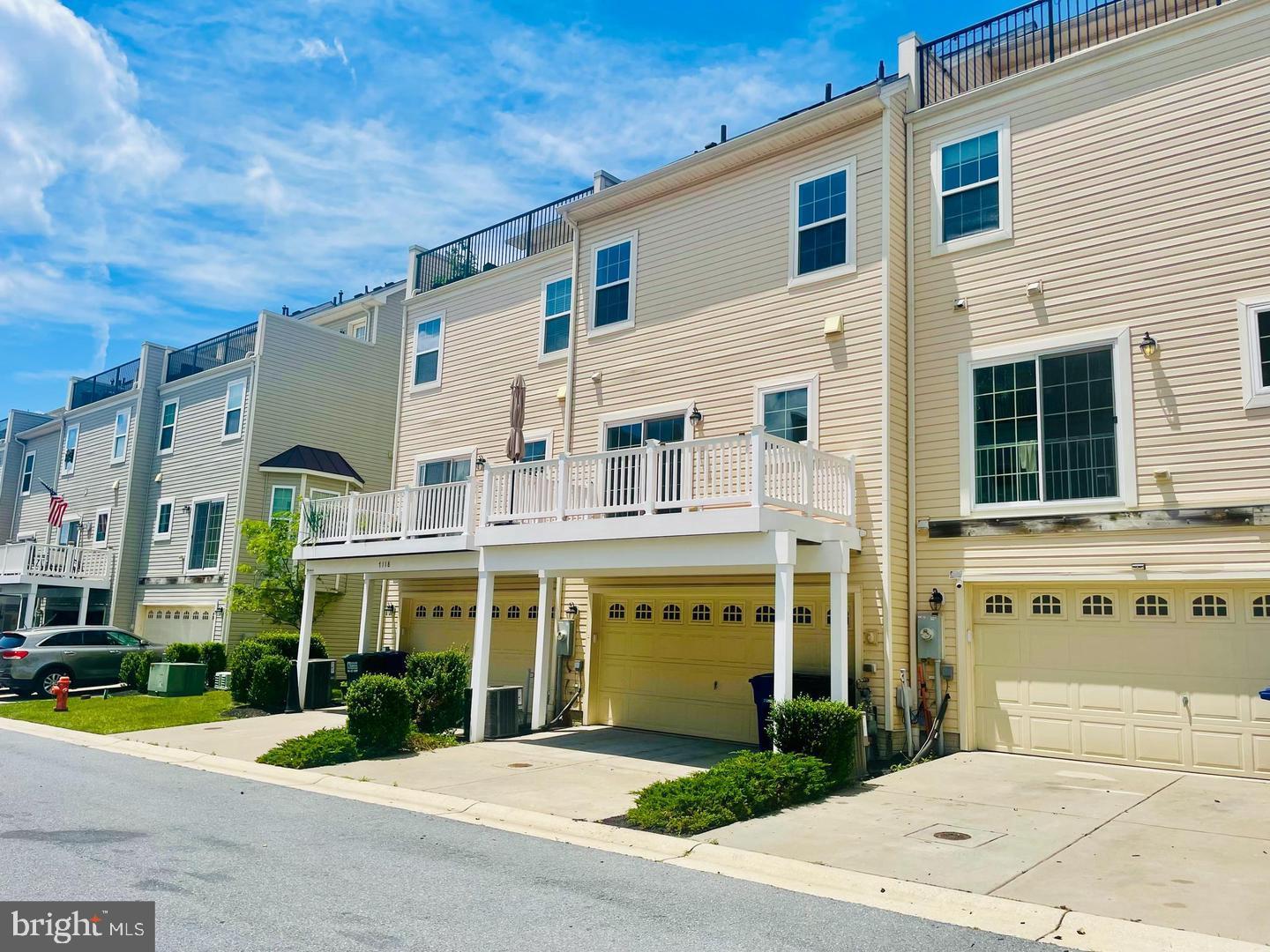 OXFORD SQUARE - Residential