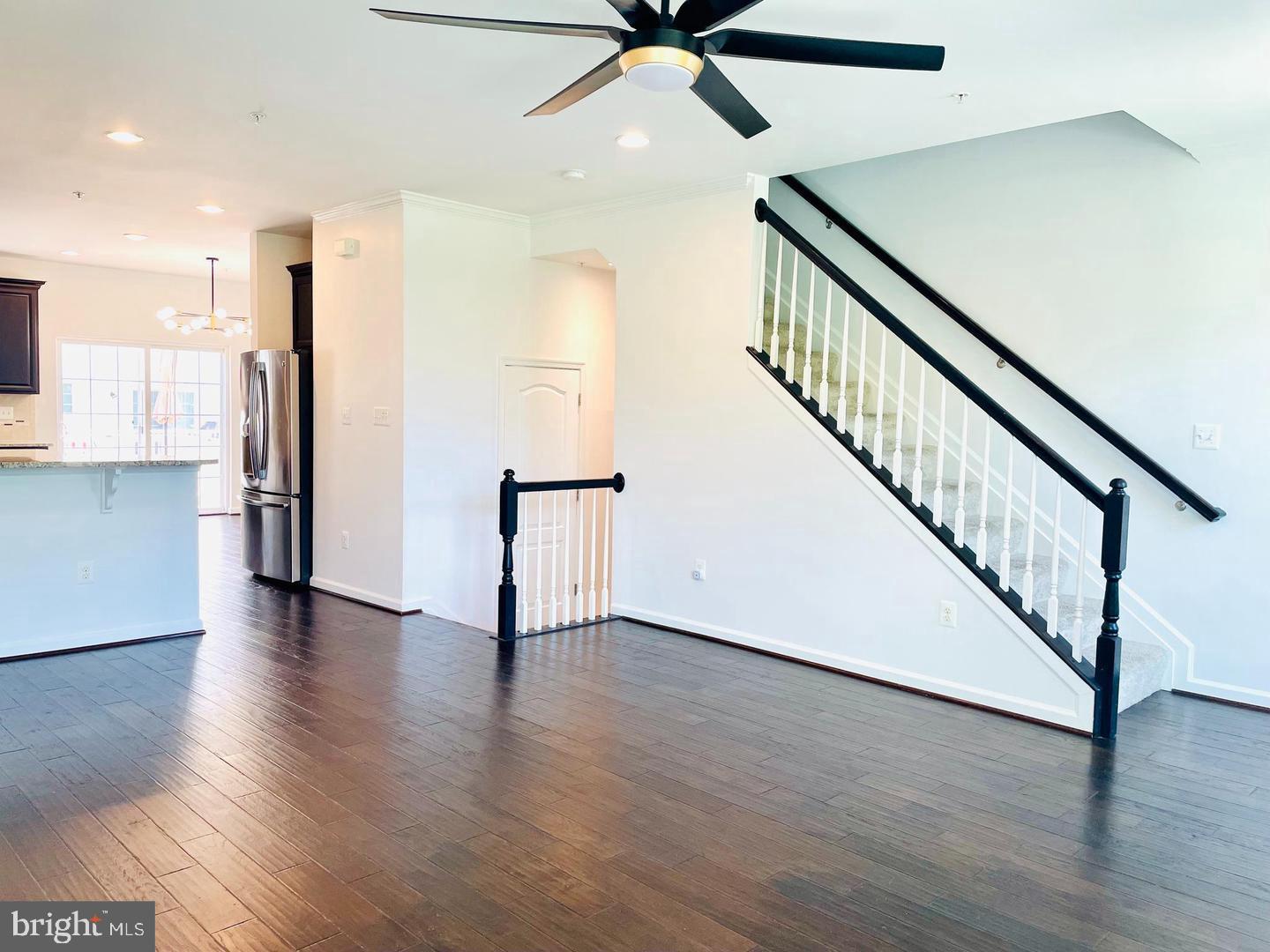 OXFORD SQUARE - Residential