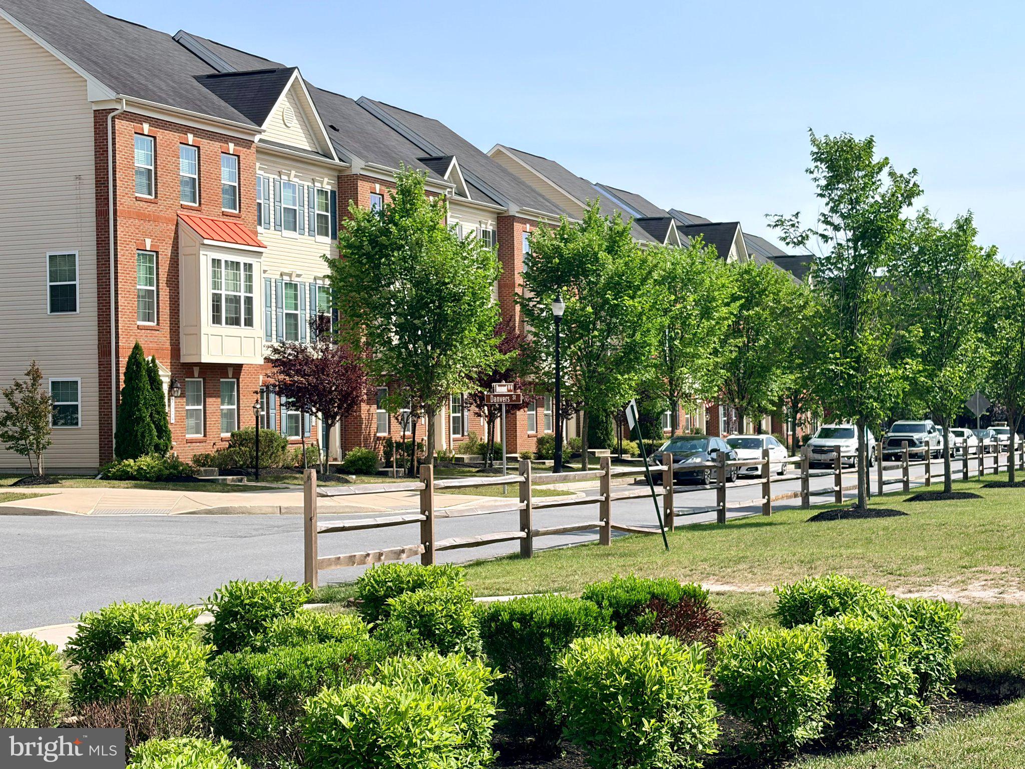 OXFORD SQUARE - Residential